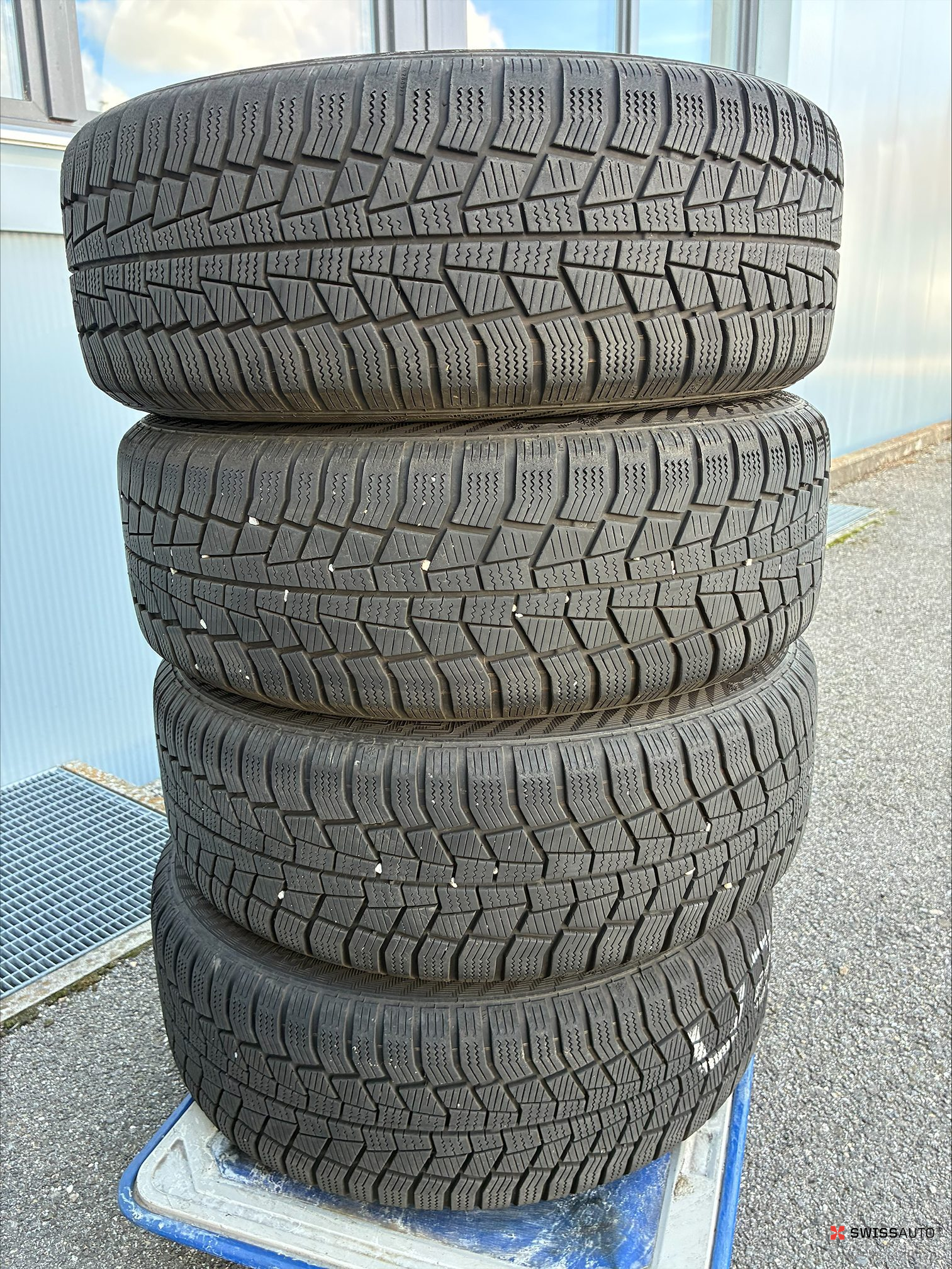 Auction Image