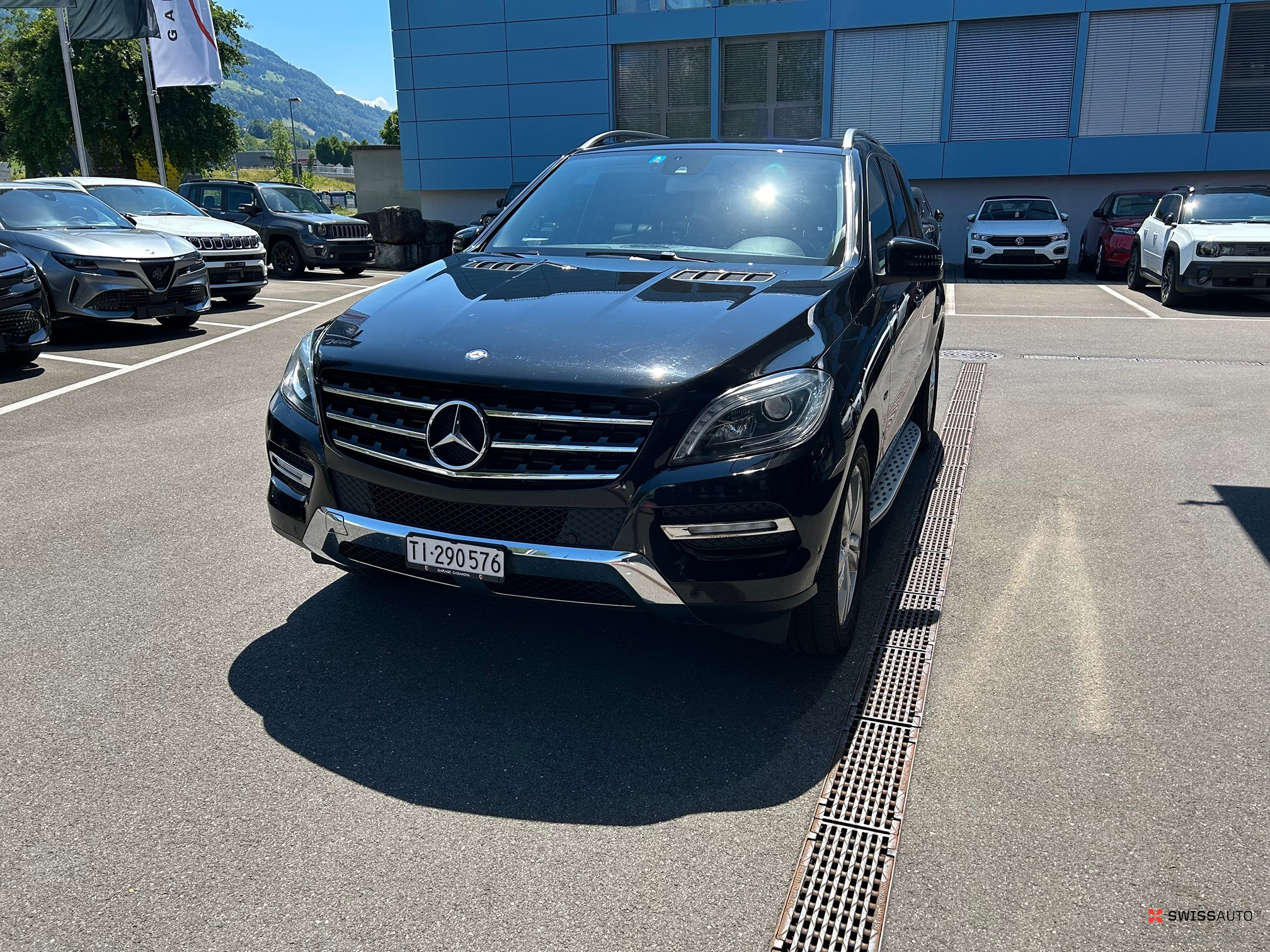 Auction Image