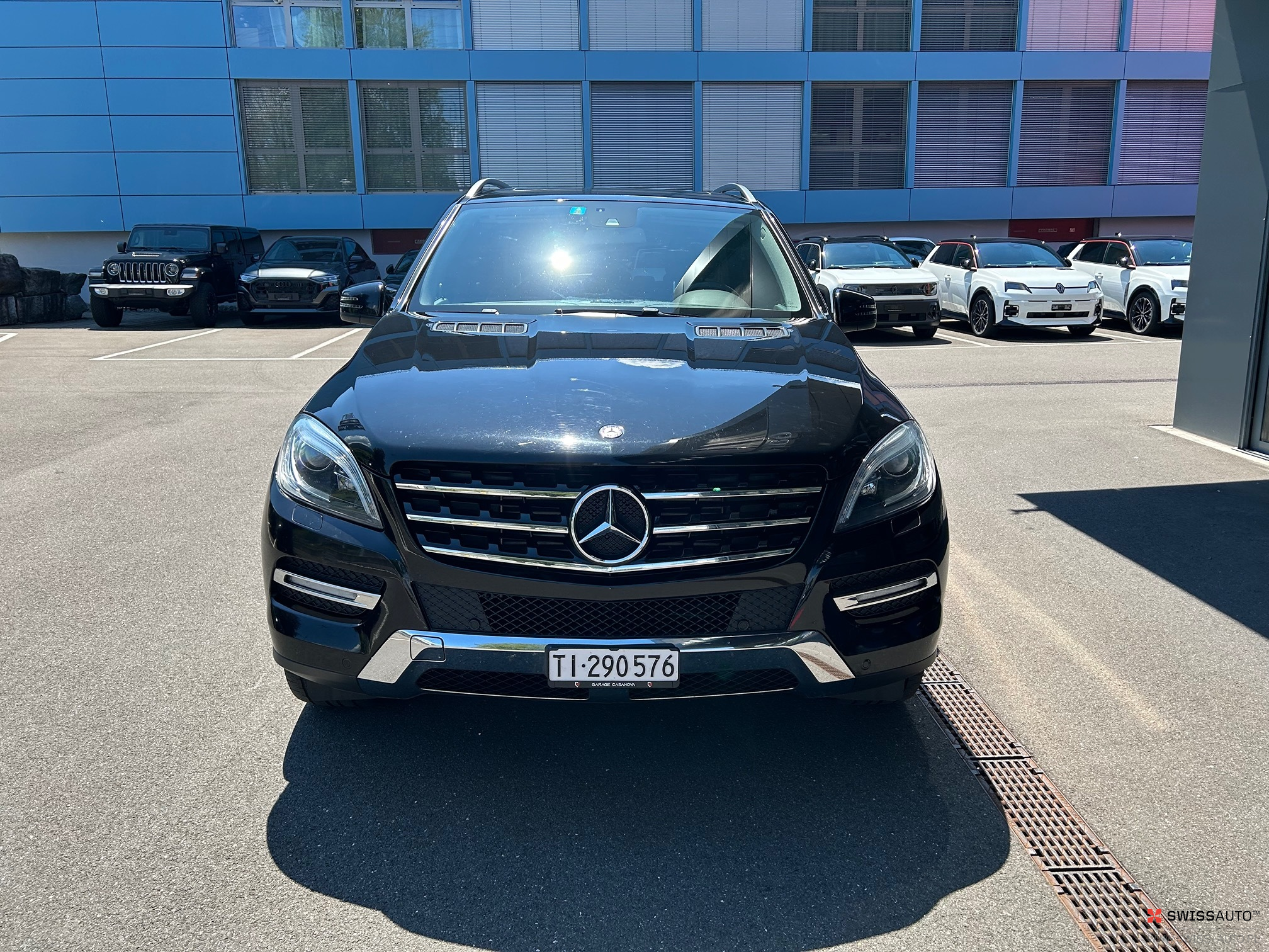 Auction Image