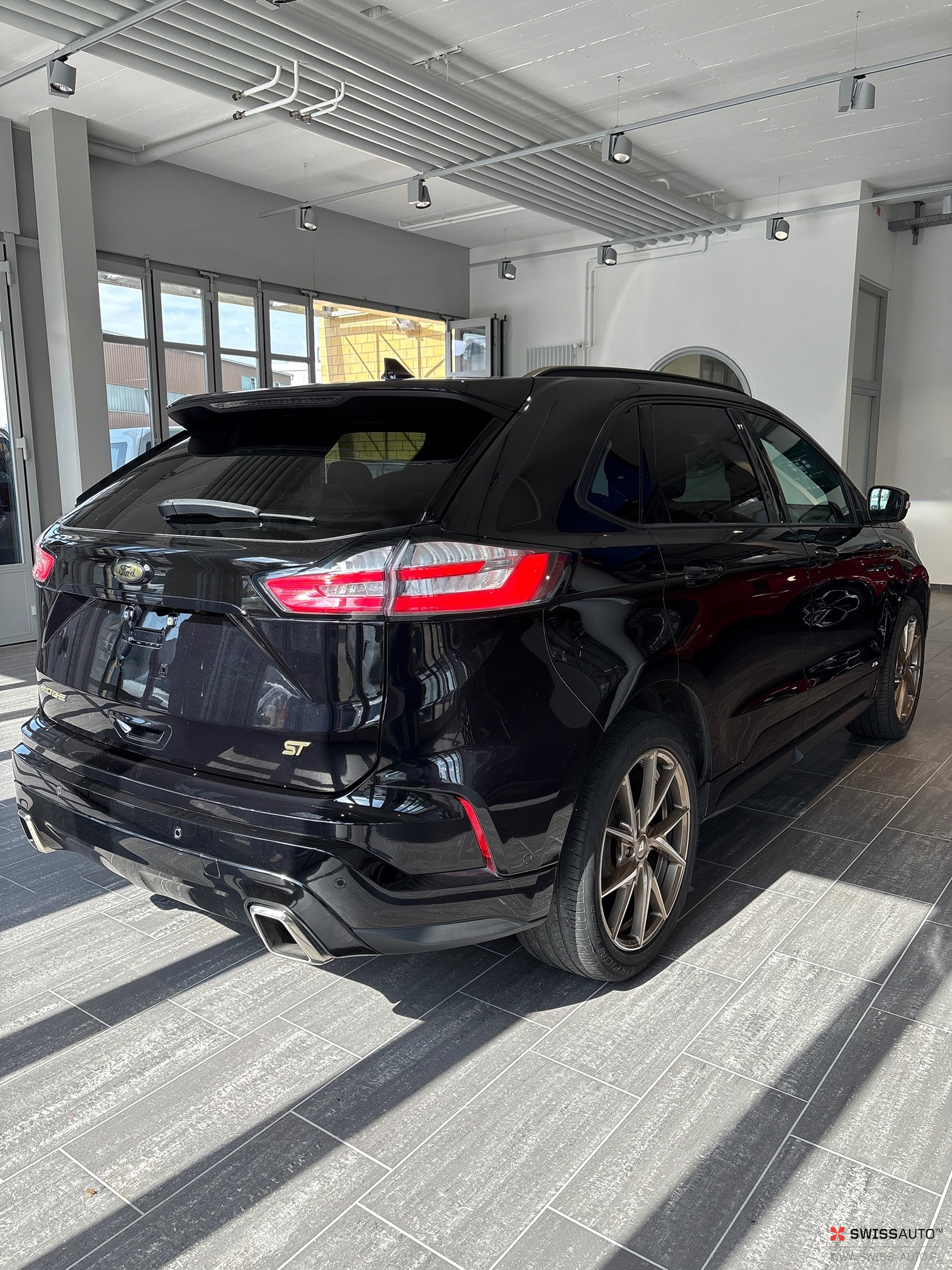 Auction Image