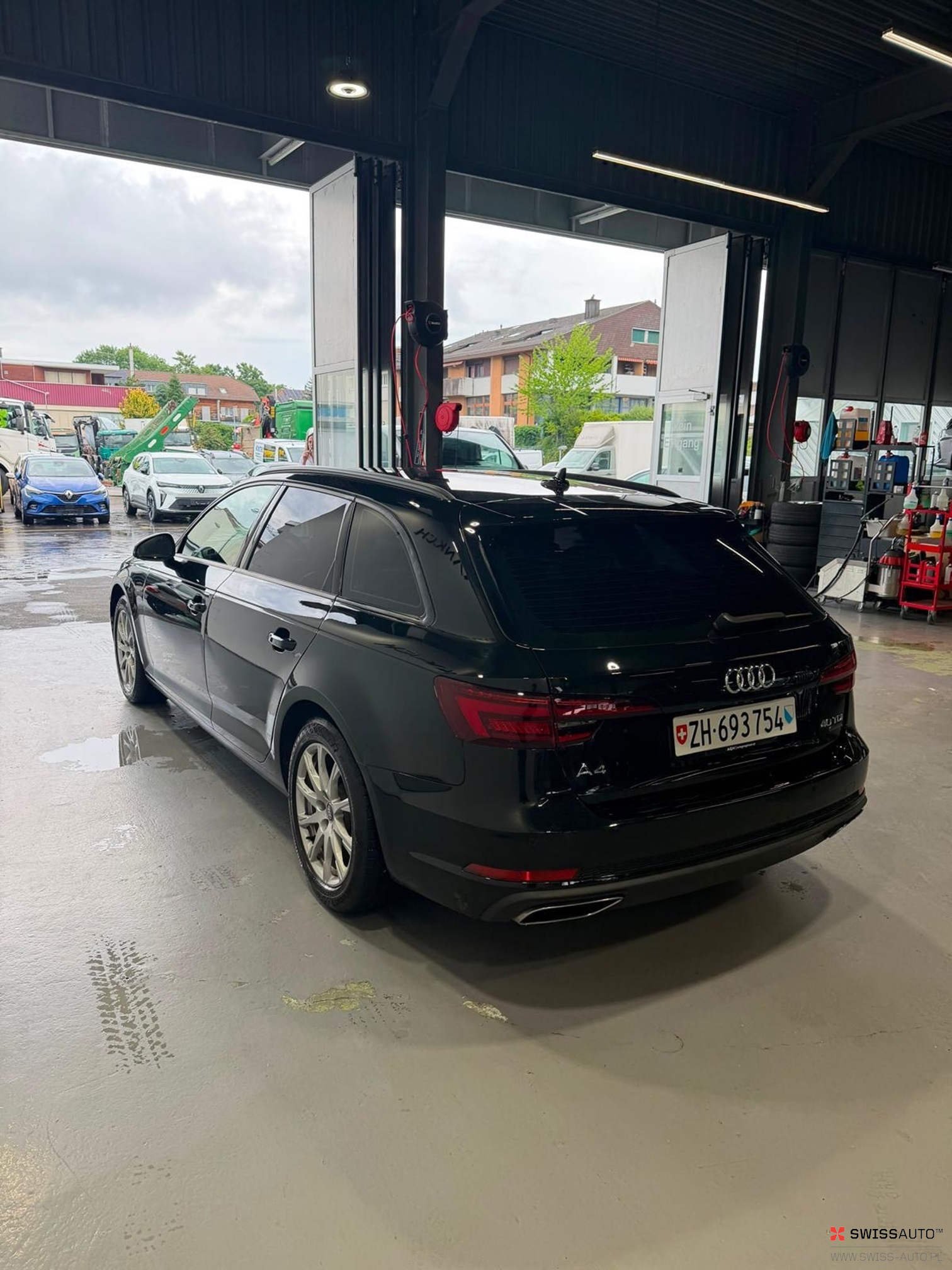 Auction Image