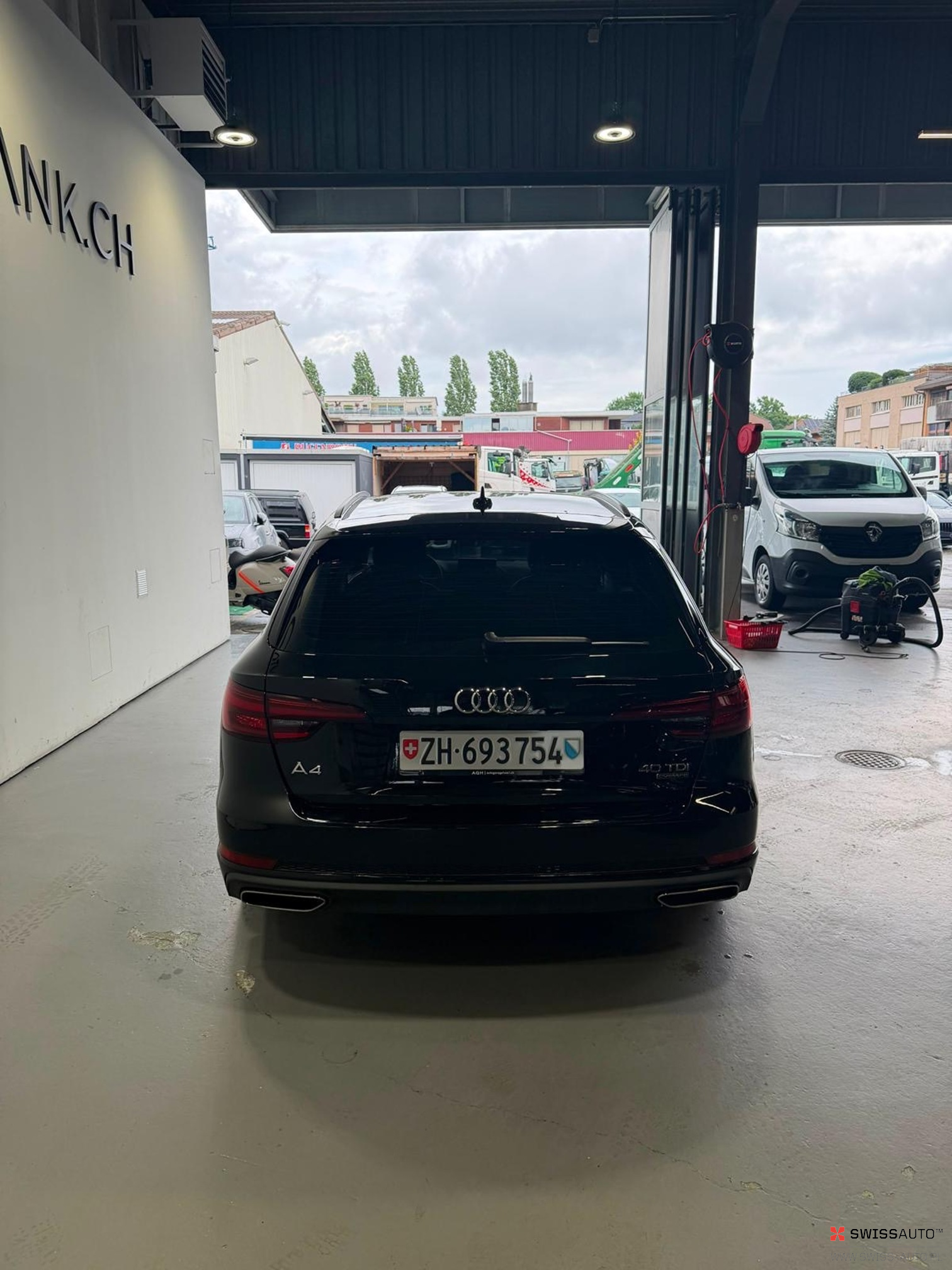 Auction Image