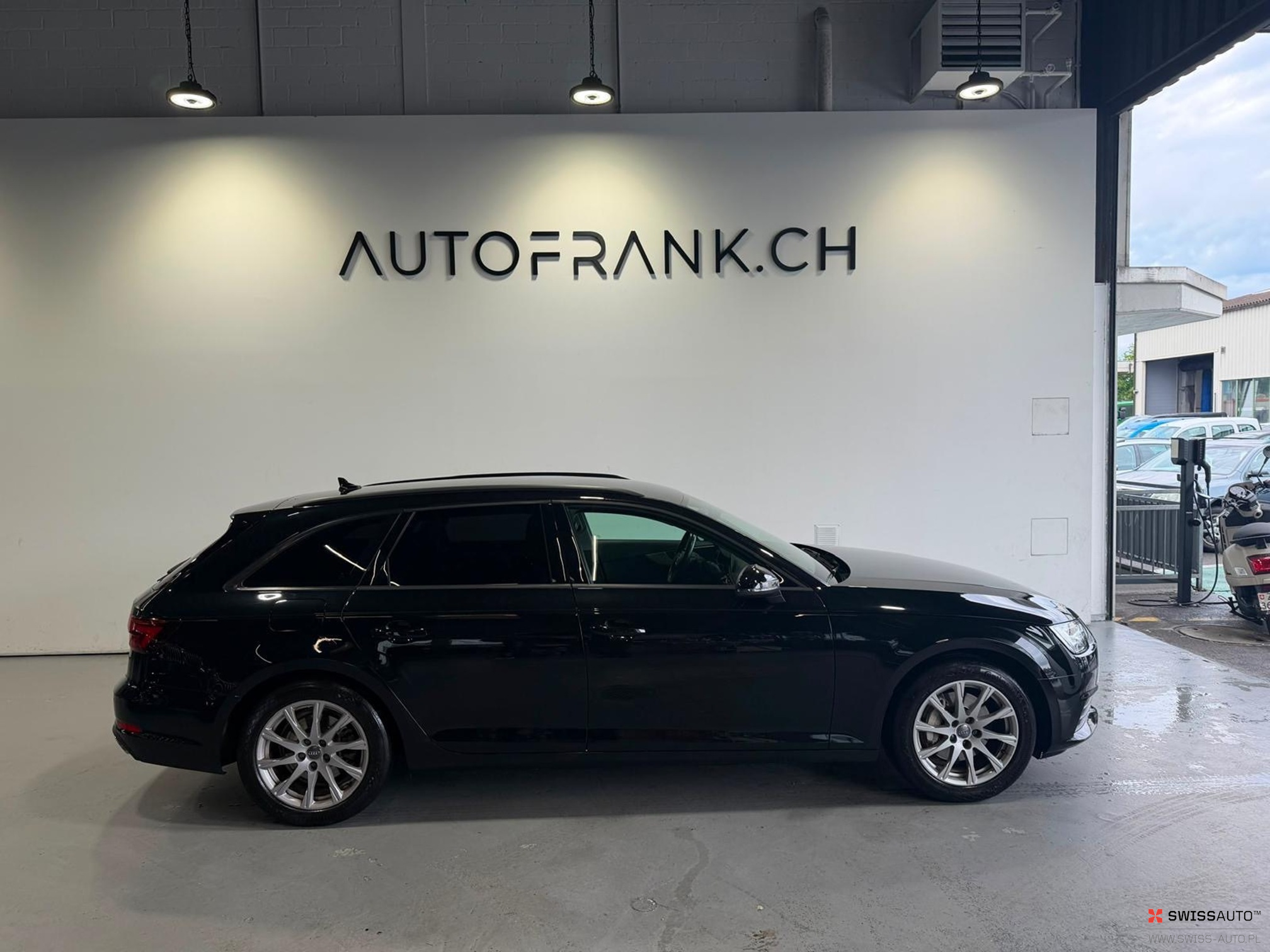 Auction Image