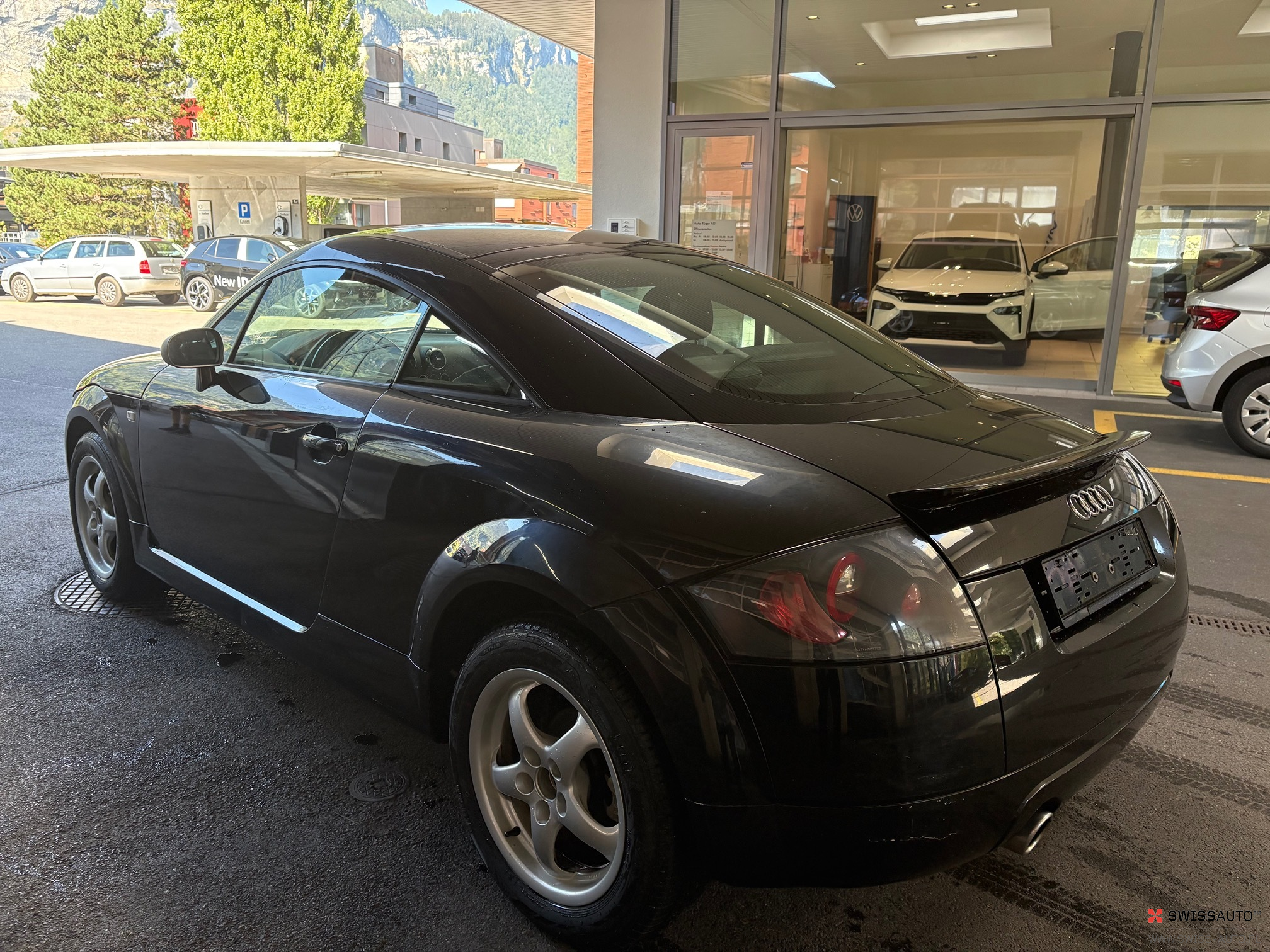 Auction Image