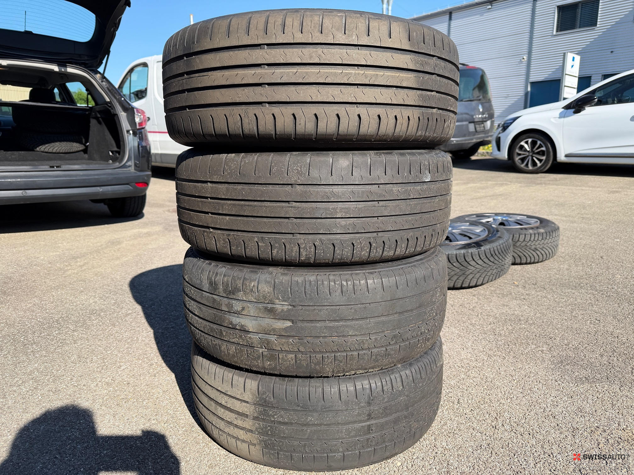 Auction Image