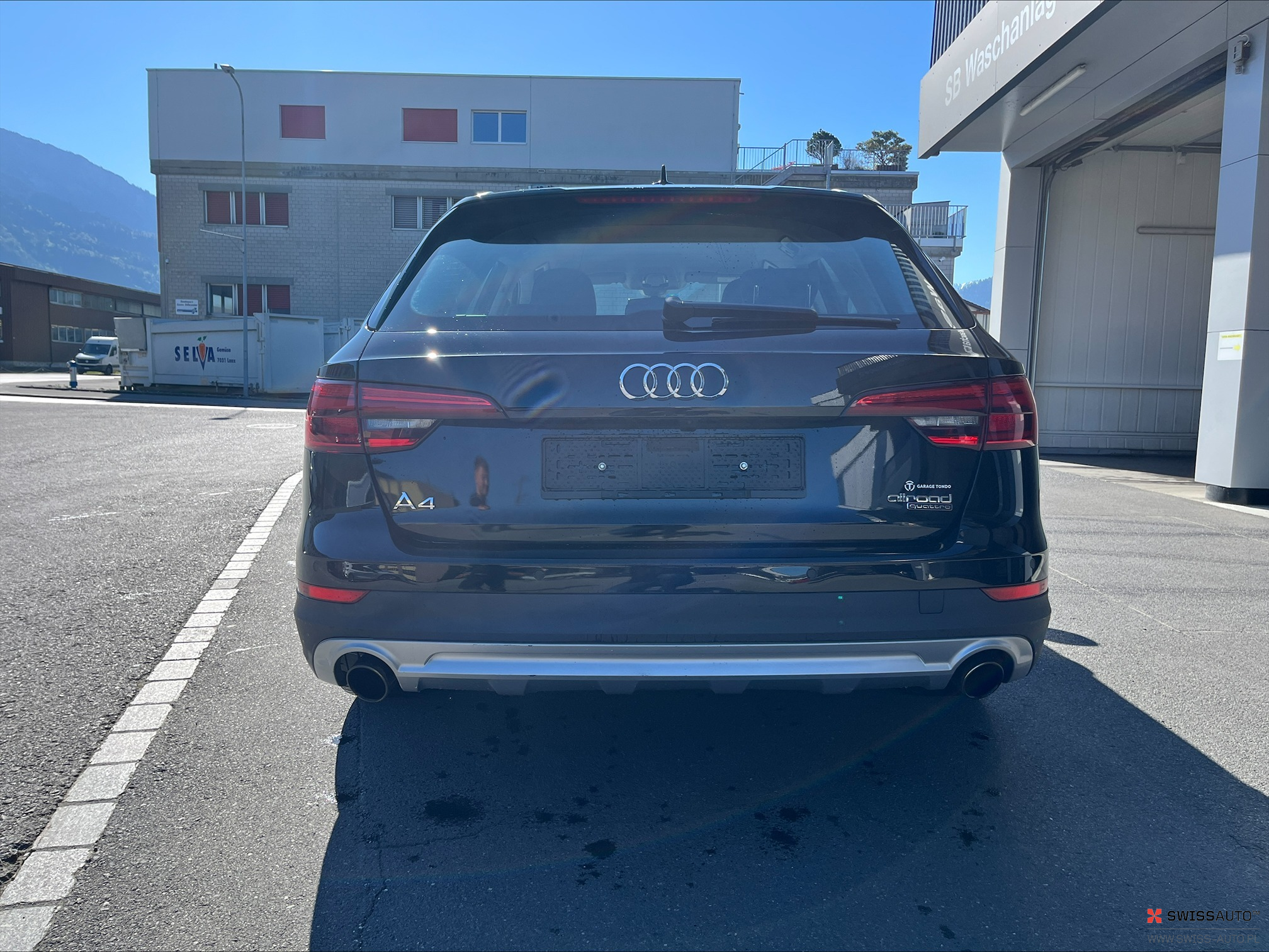 Auction Image