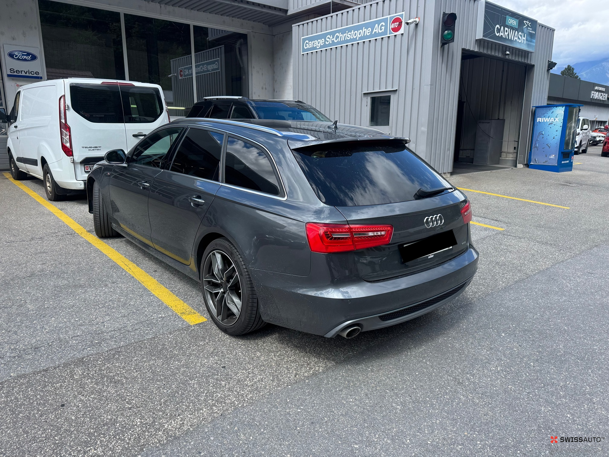 Auction Image