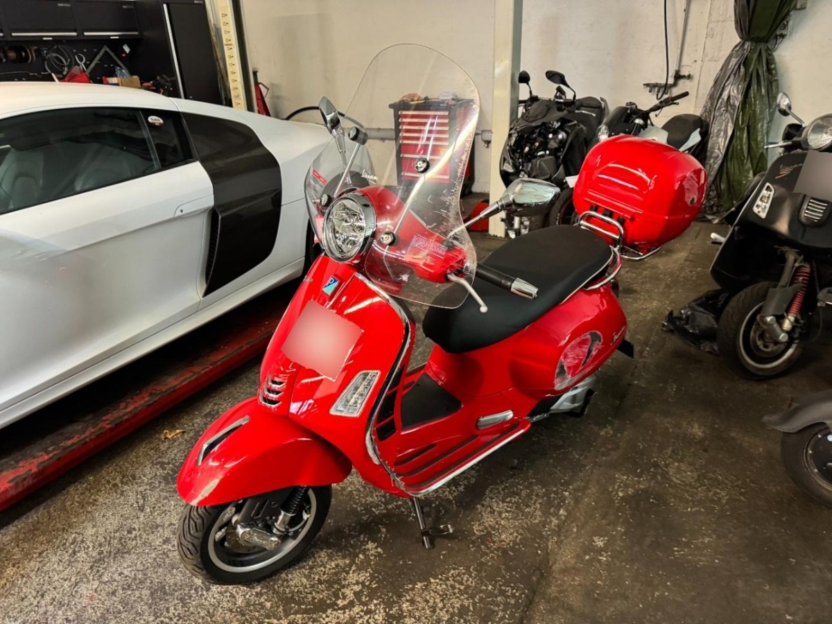 Auction Image