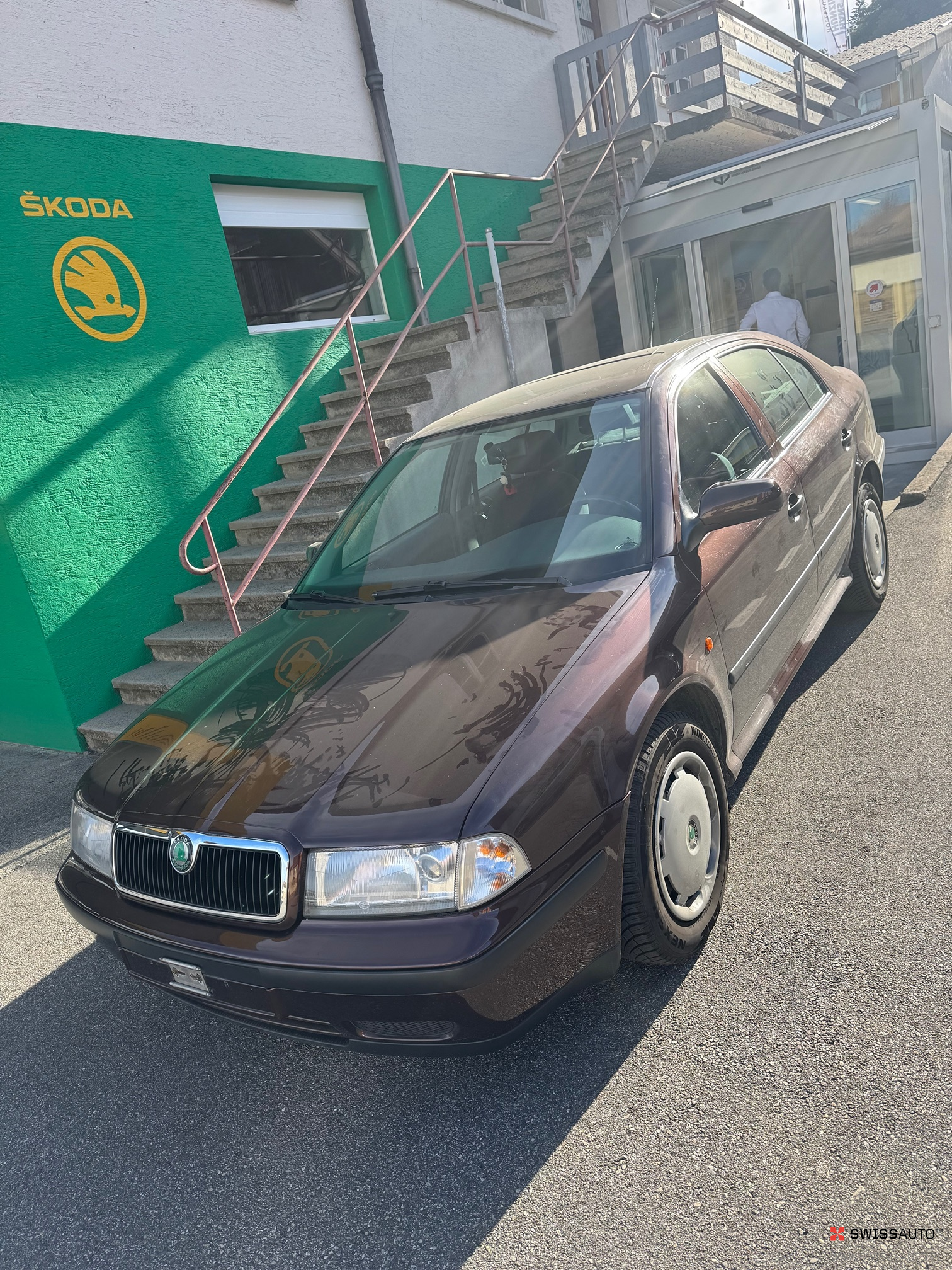 Auction Image