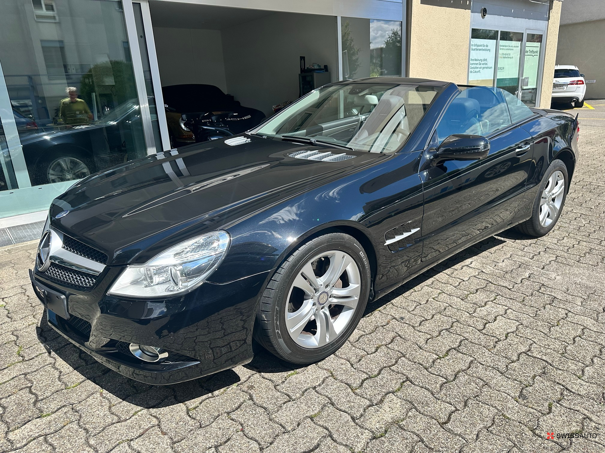 Auction Image