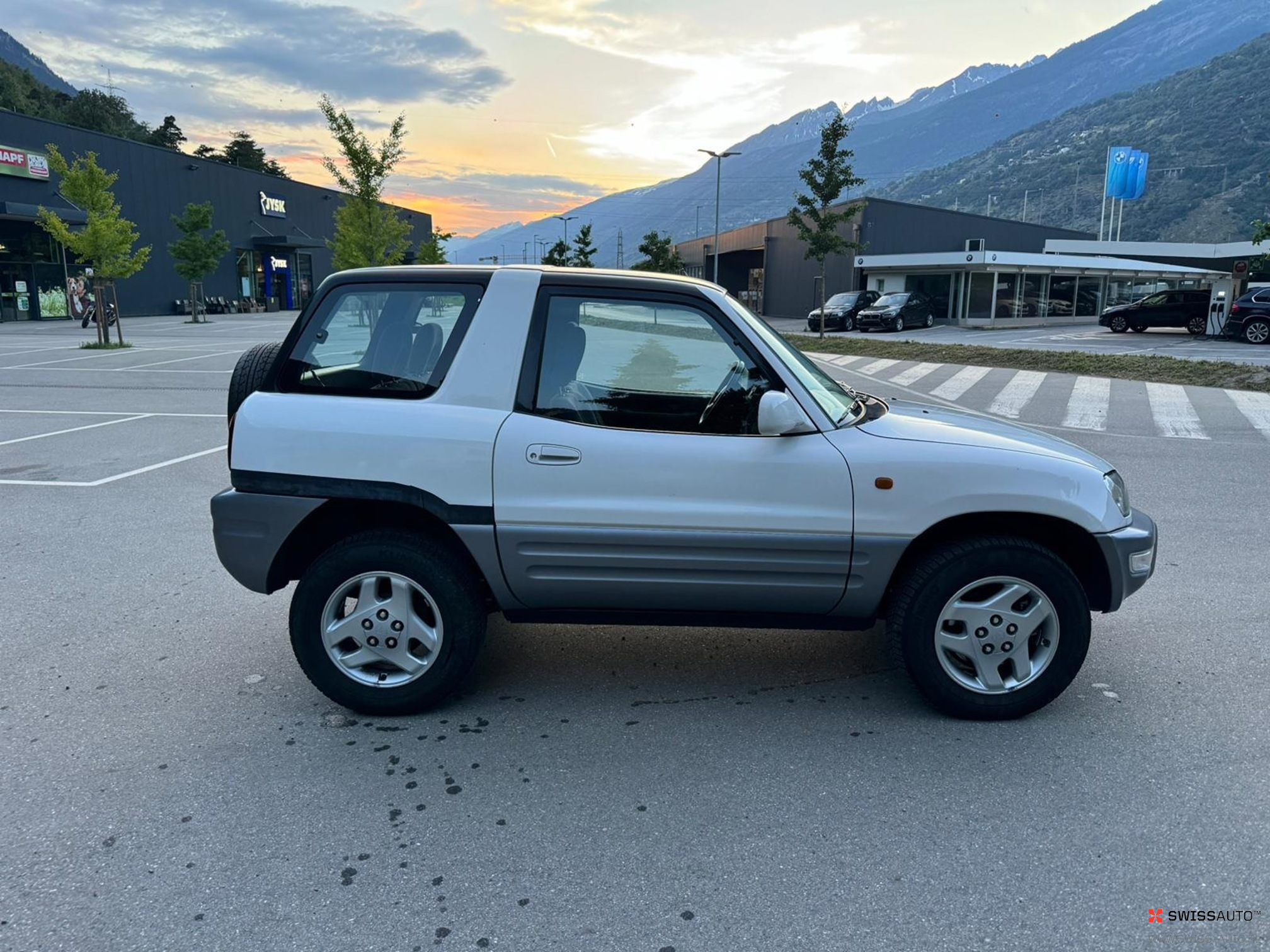 Auction Image