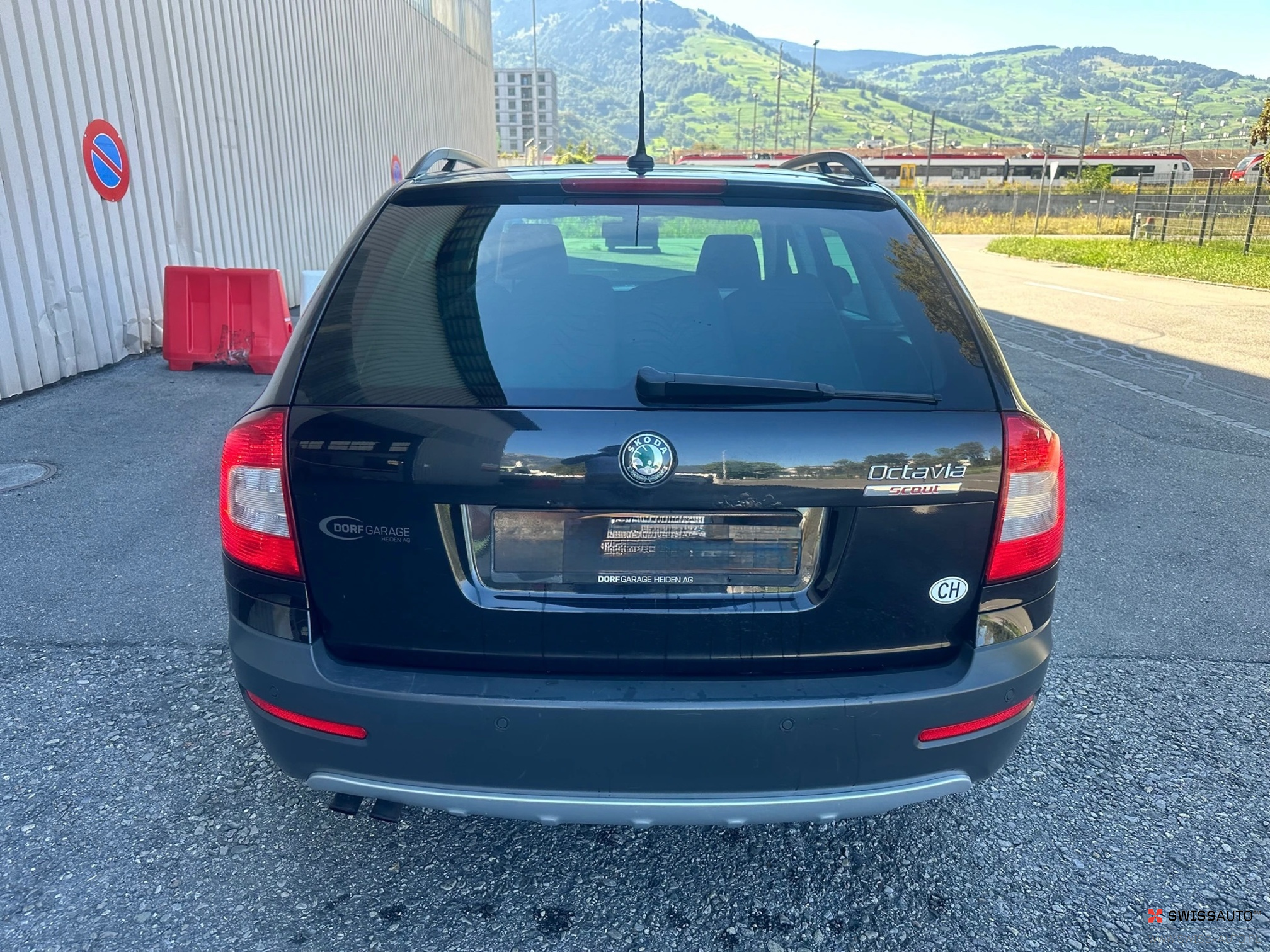 Auction Image
