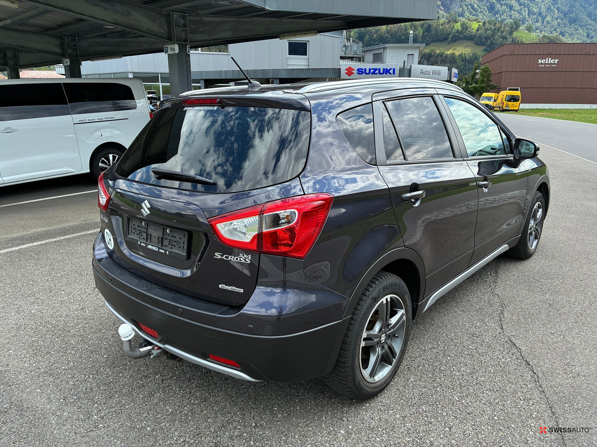 Auction Image
