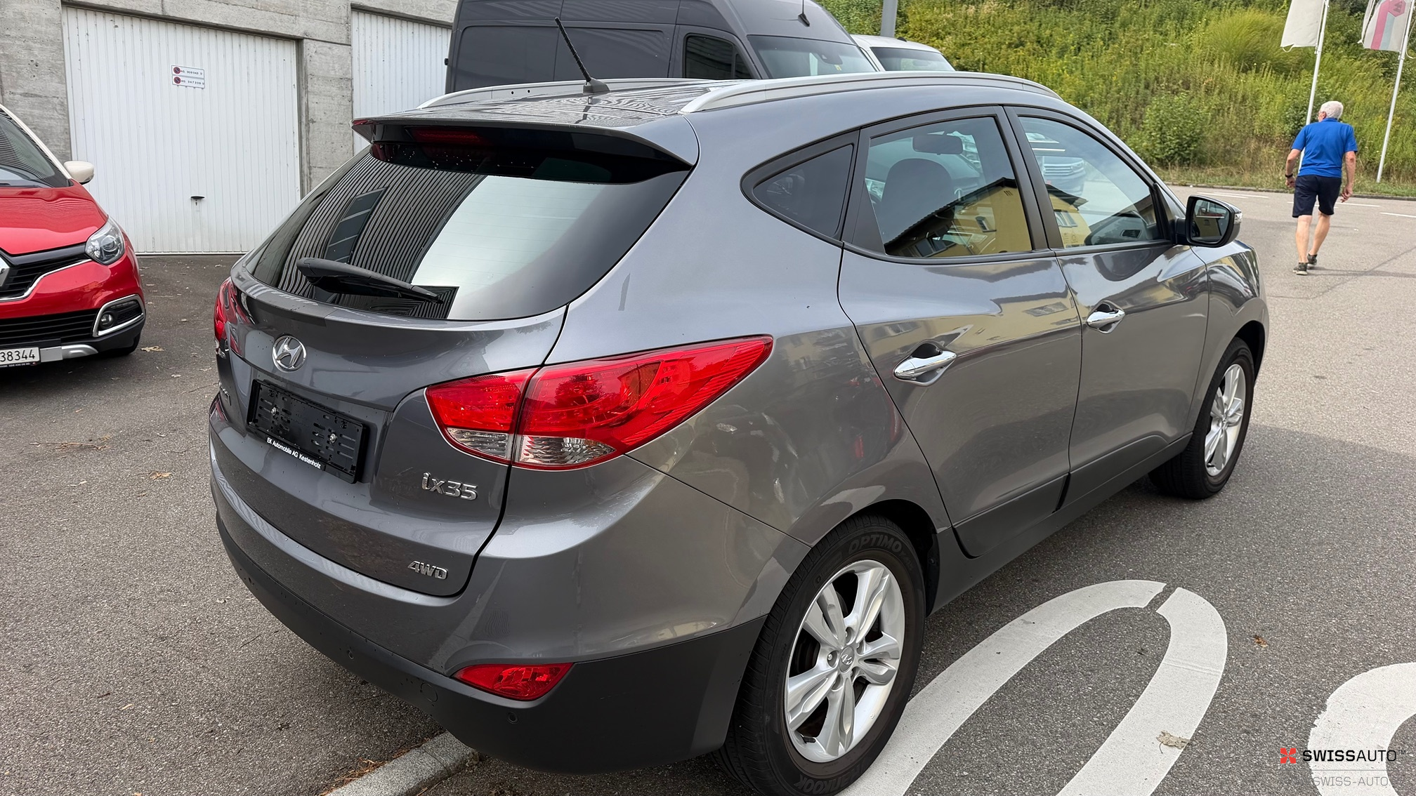 Auction Image
