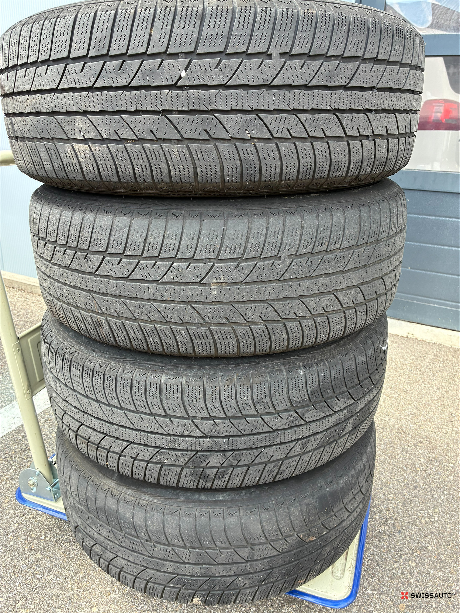 Auction Image