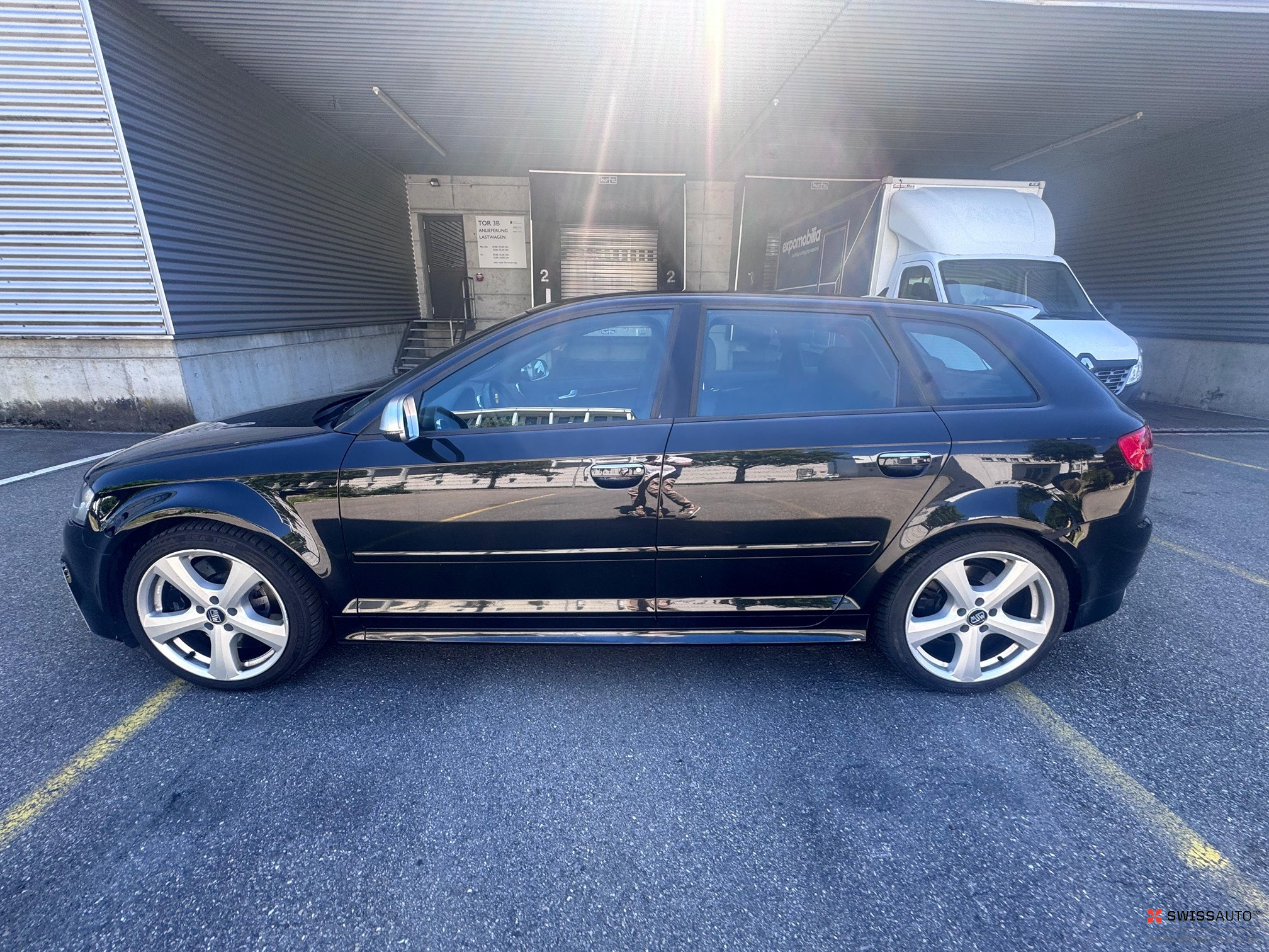 Auction Image