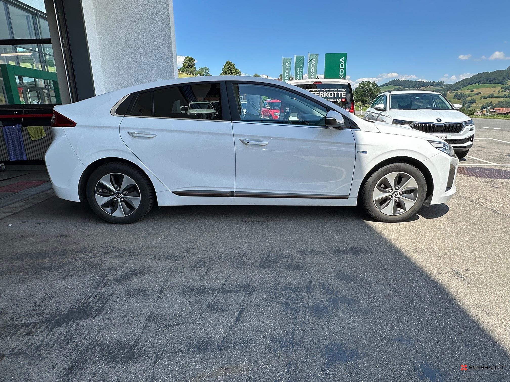 Auction Image