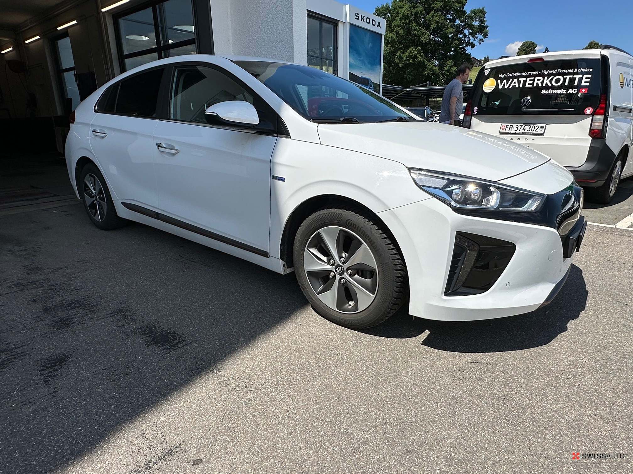 Auction Image