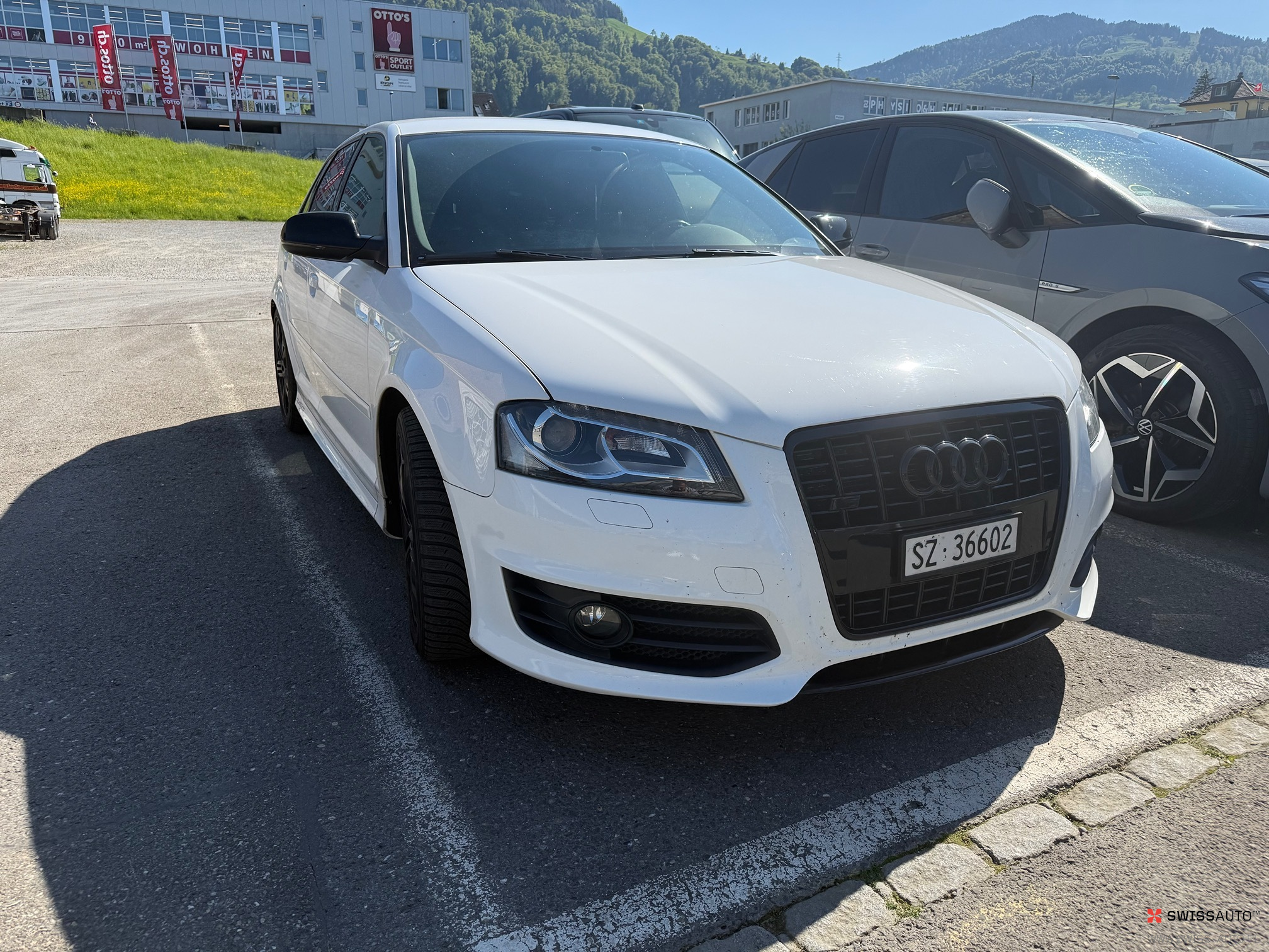 Auction Image