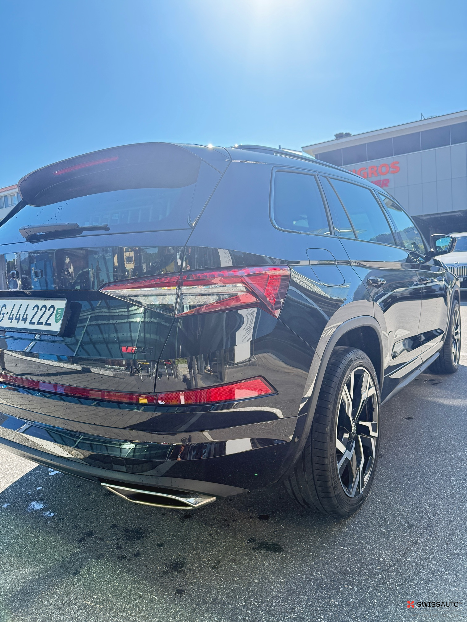 Auction Image