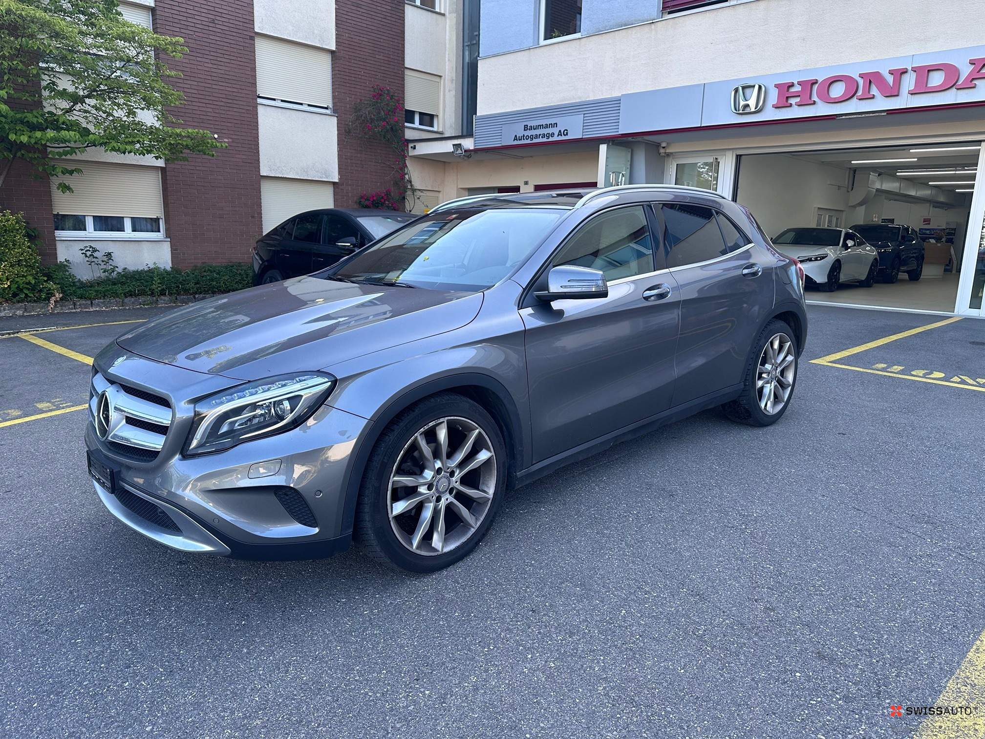 Auction Image