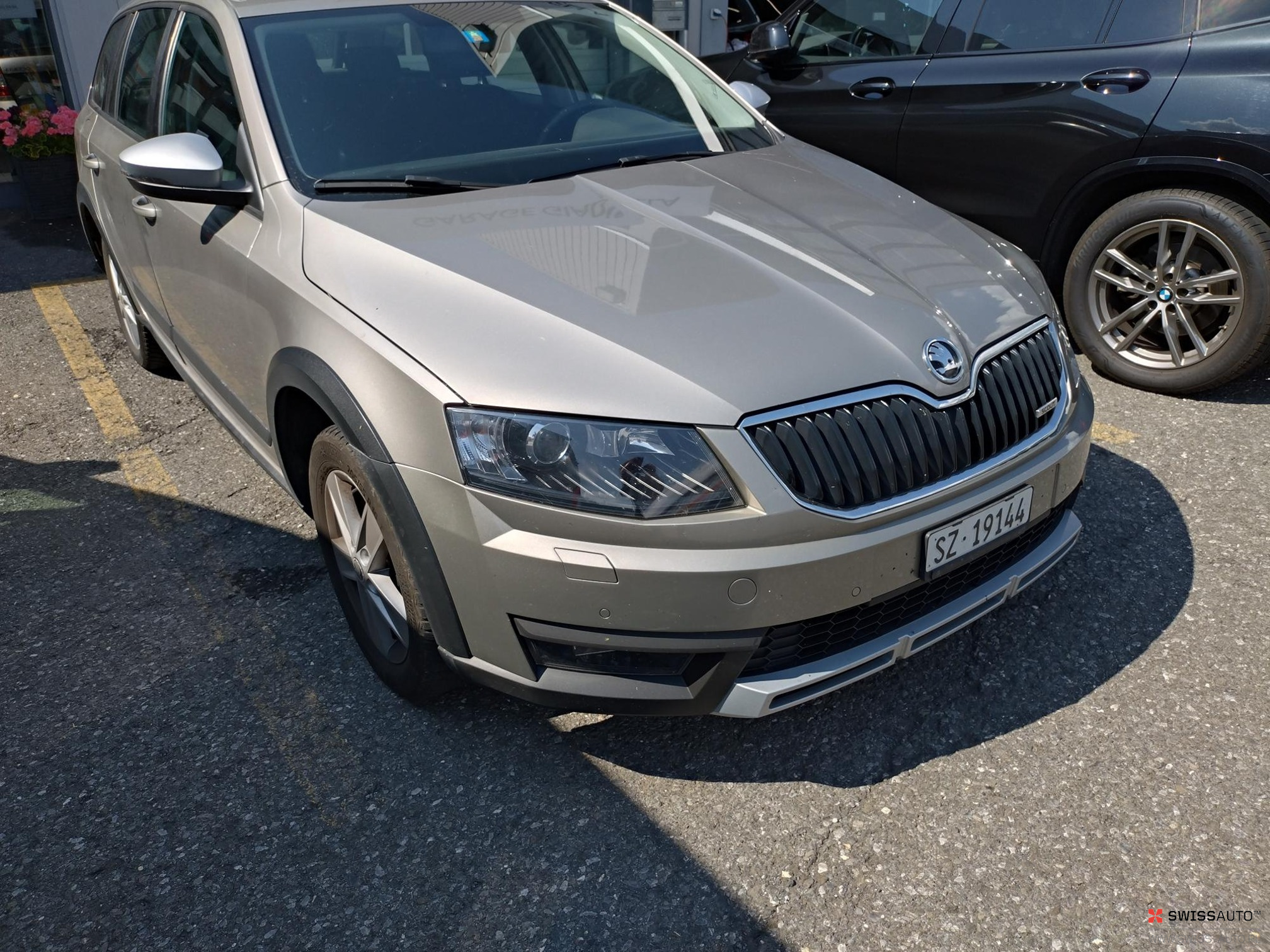 Auction Image