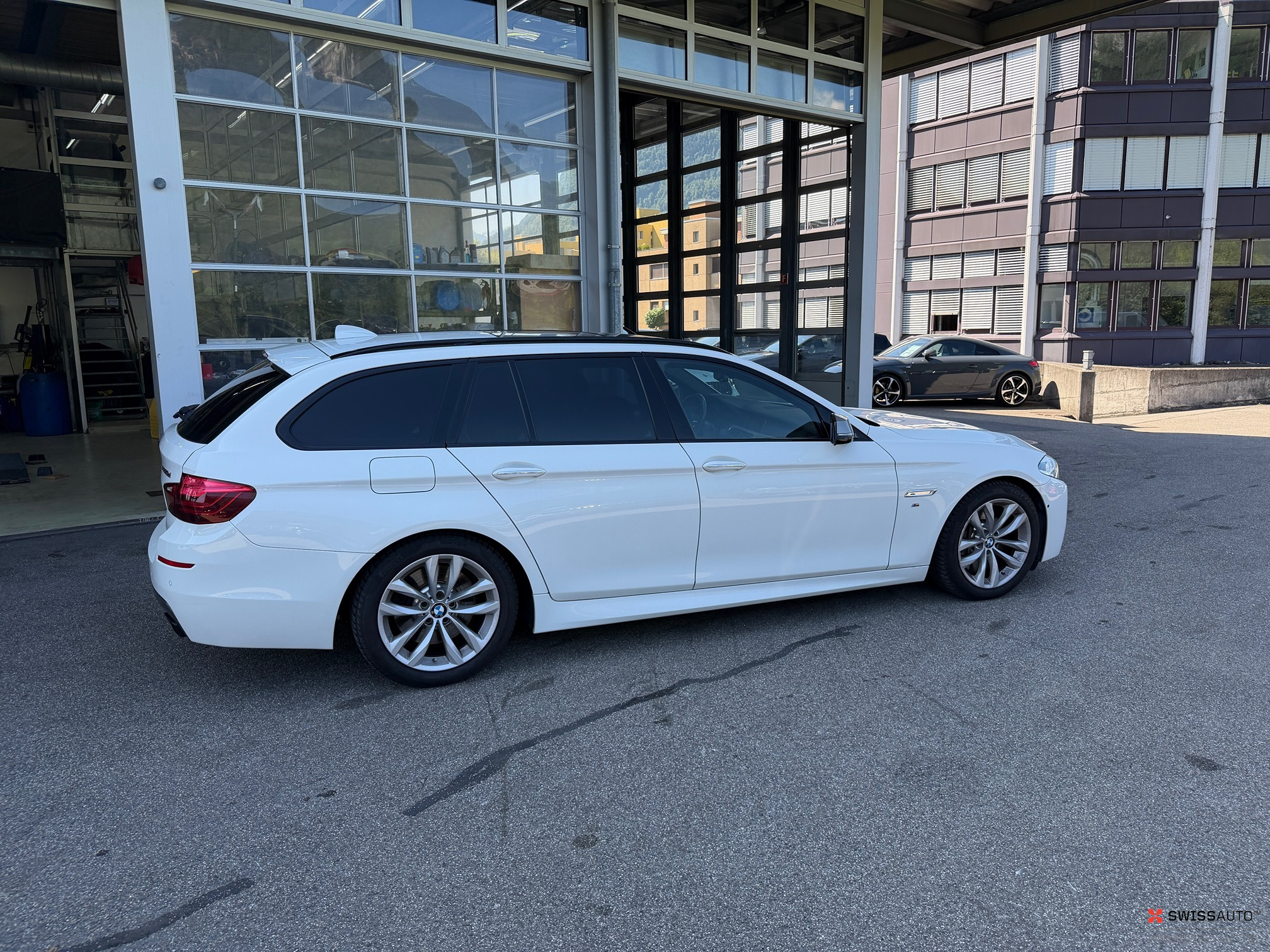 Auction Image