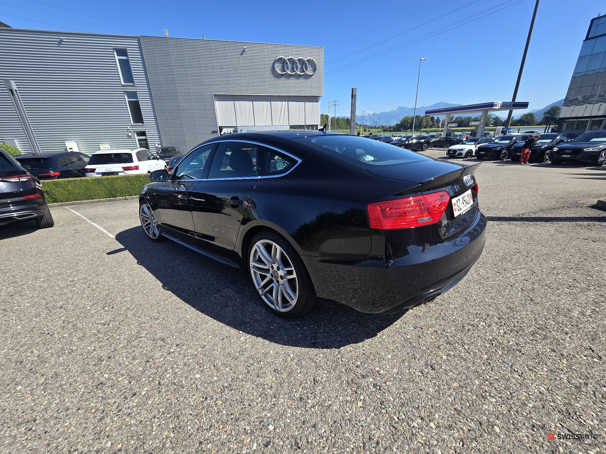 Auction Image