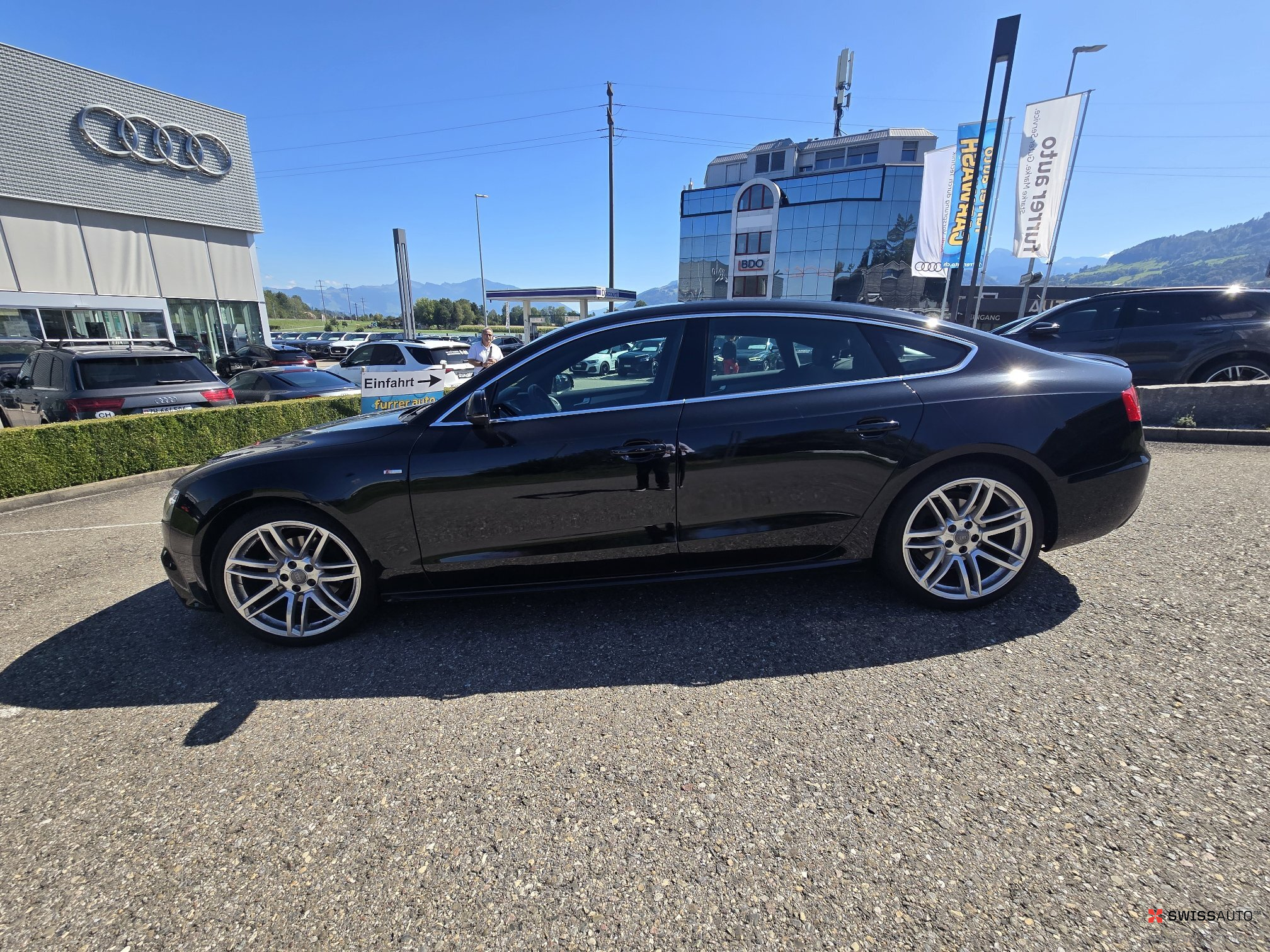 Auction Image
