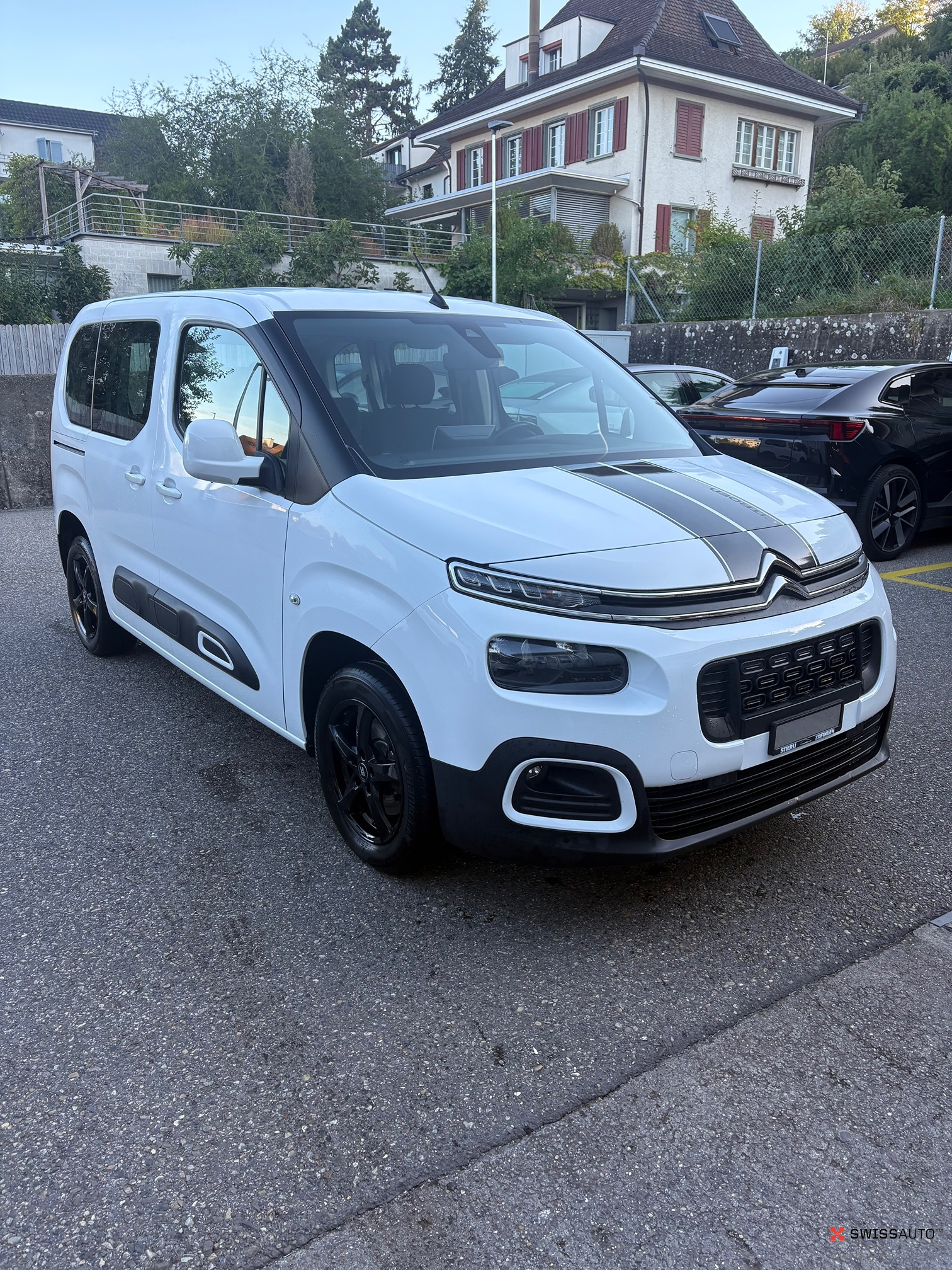Auction Image
