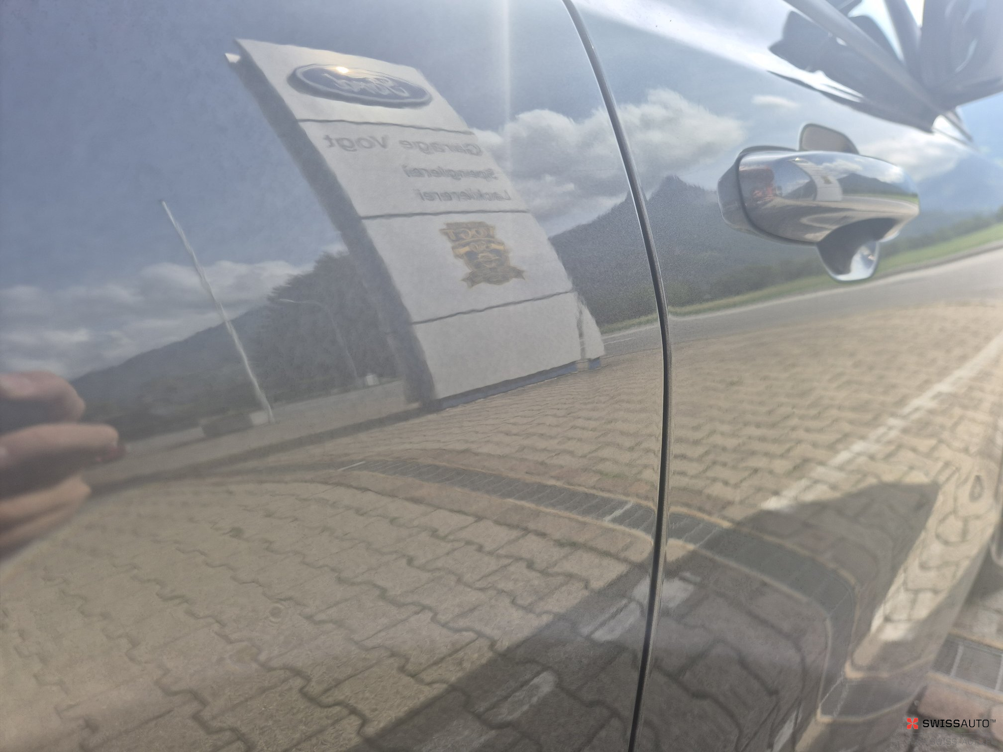 Auction Image