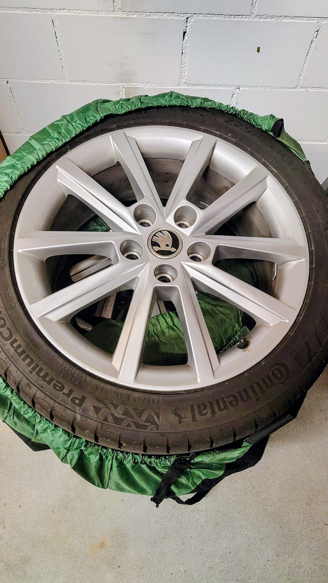 Auction Image