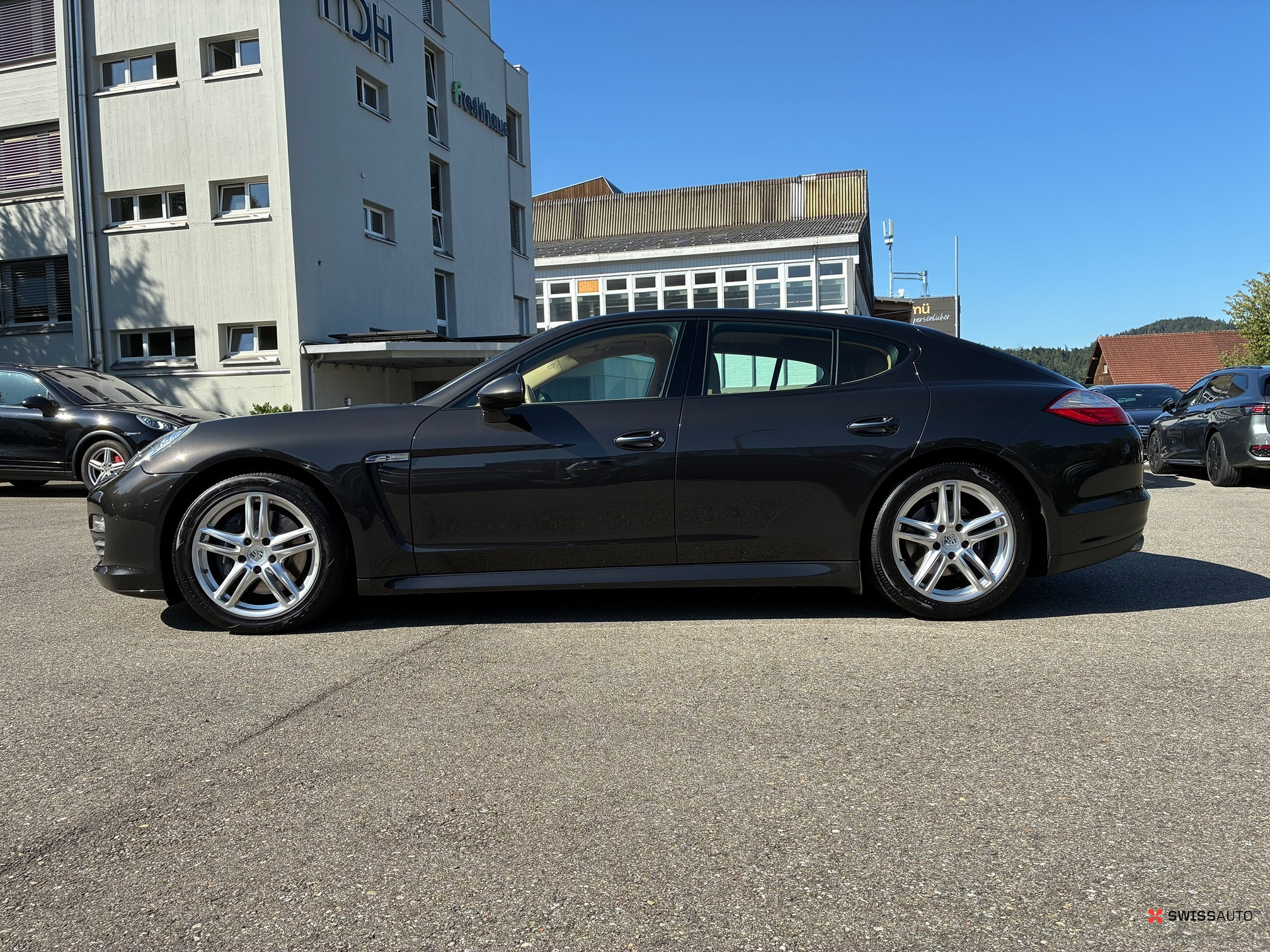 Auction Image