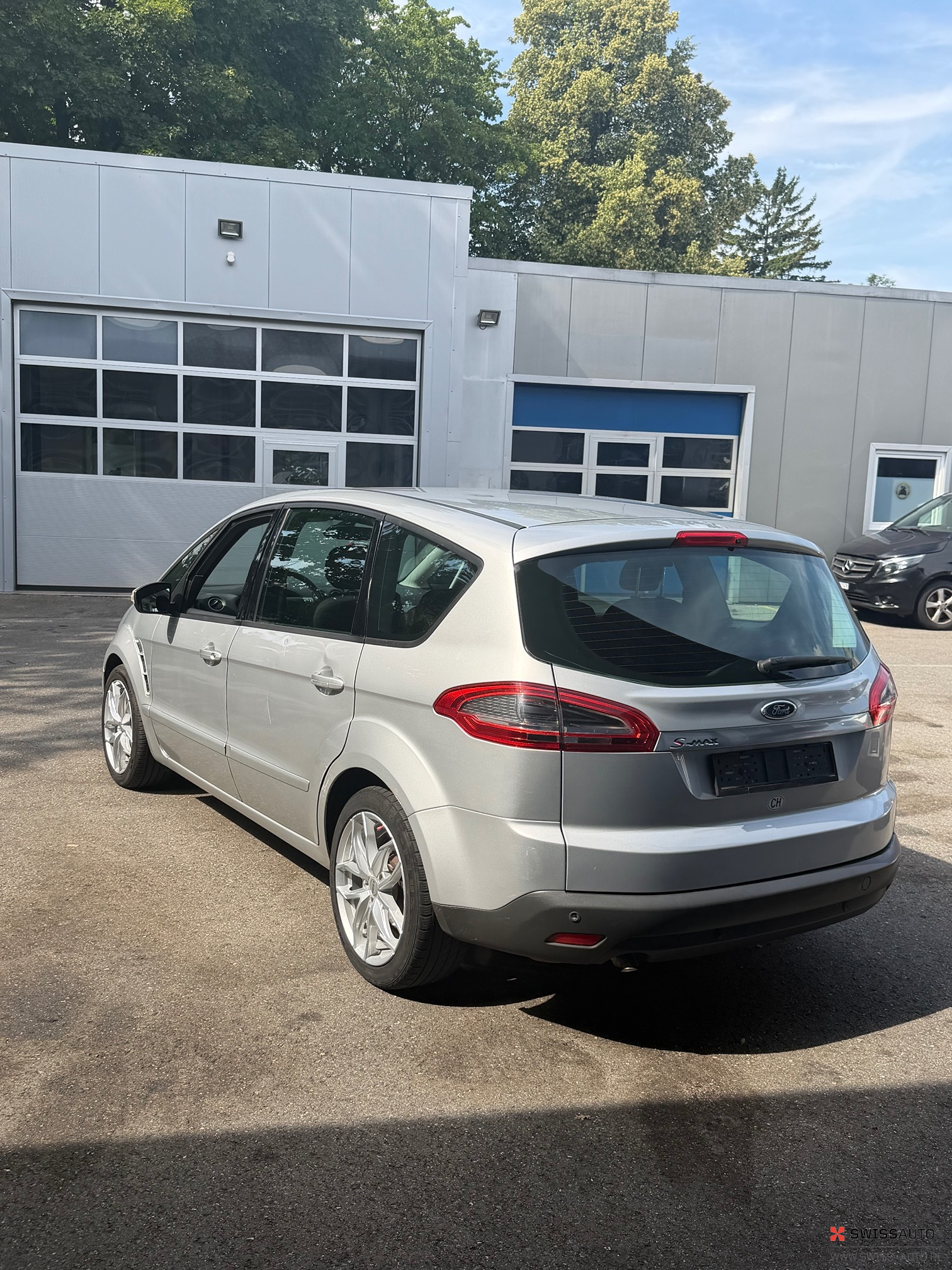 Auction Image