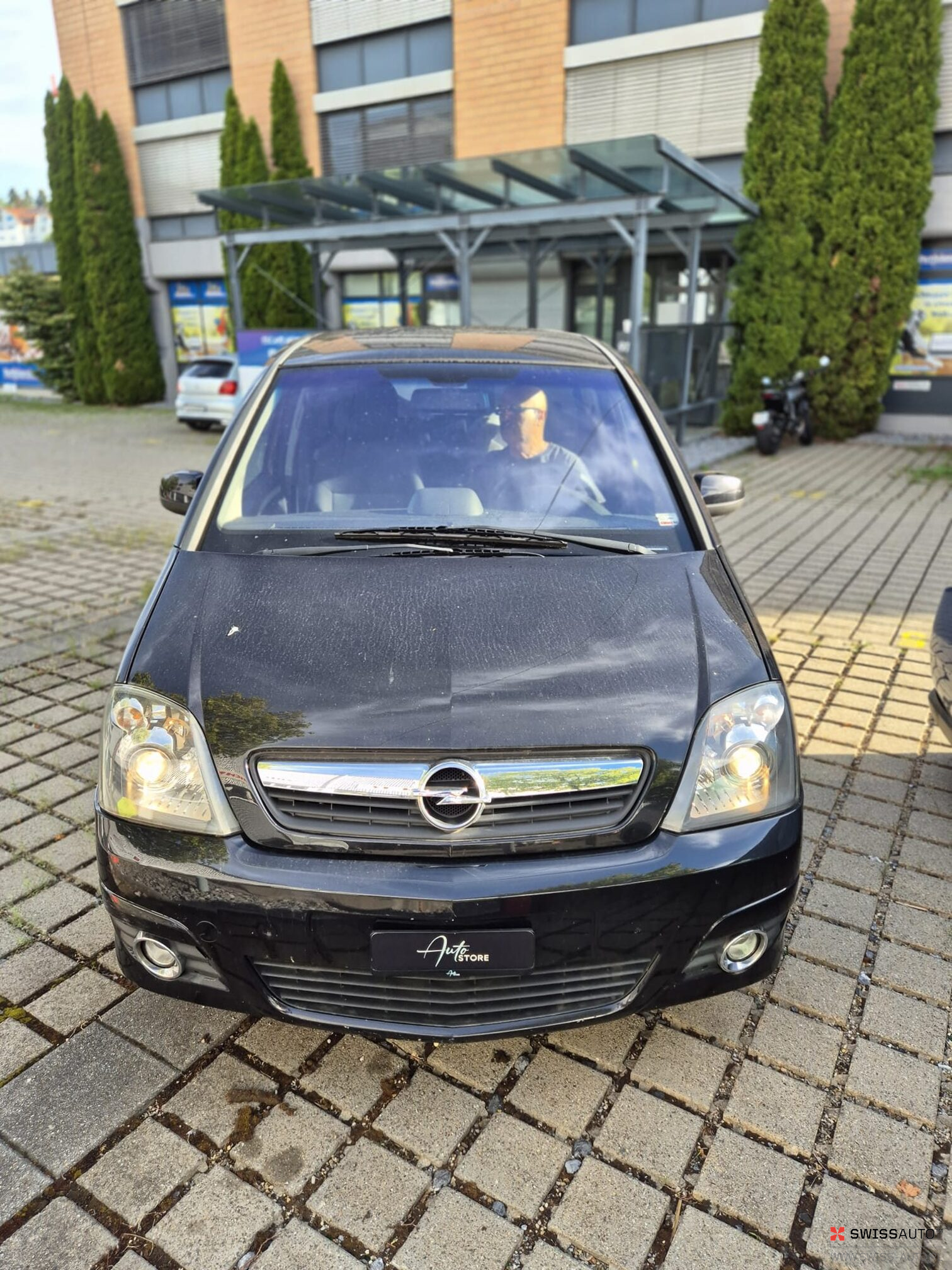 Auction Image