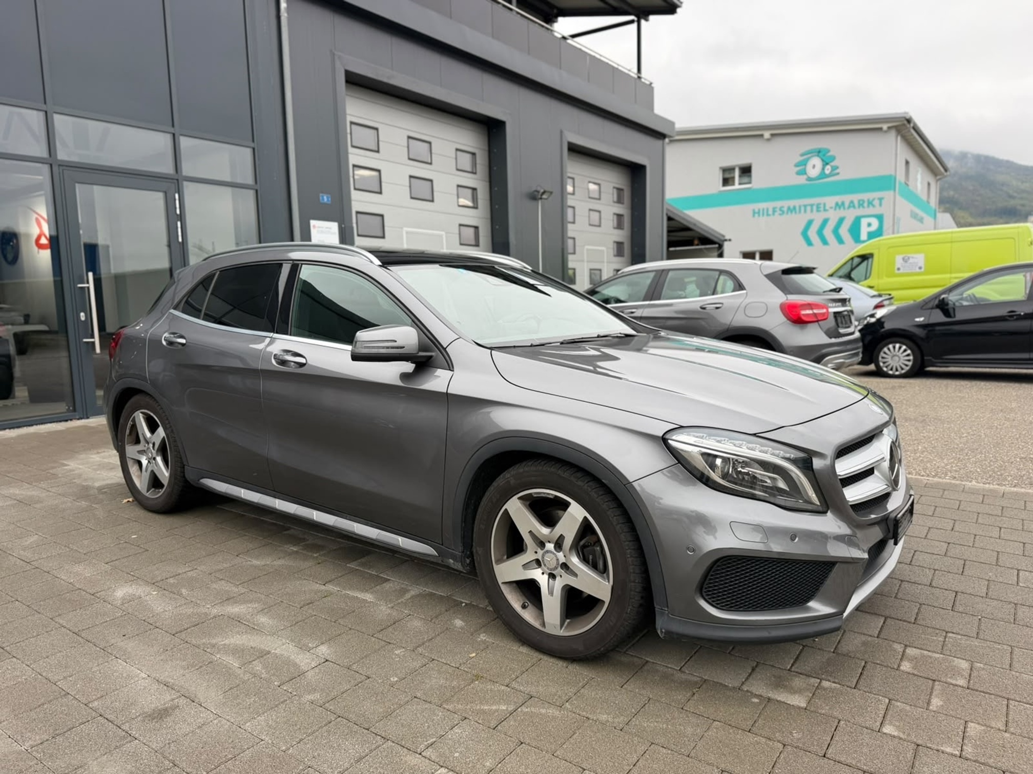 Auction Image
