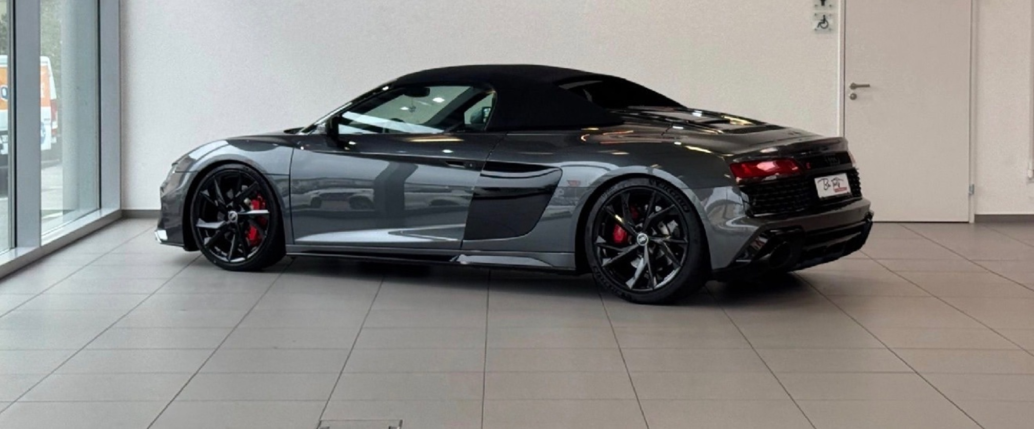 Auction Image