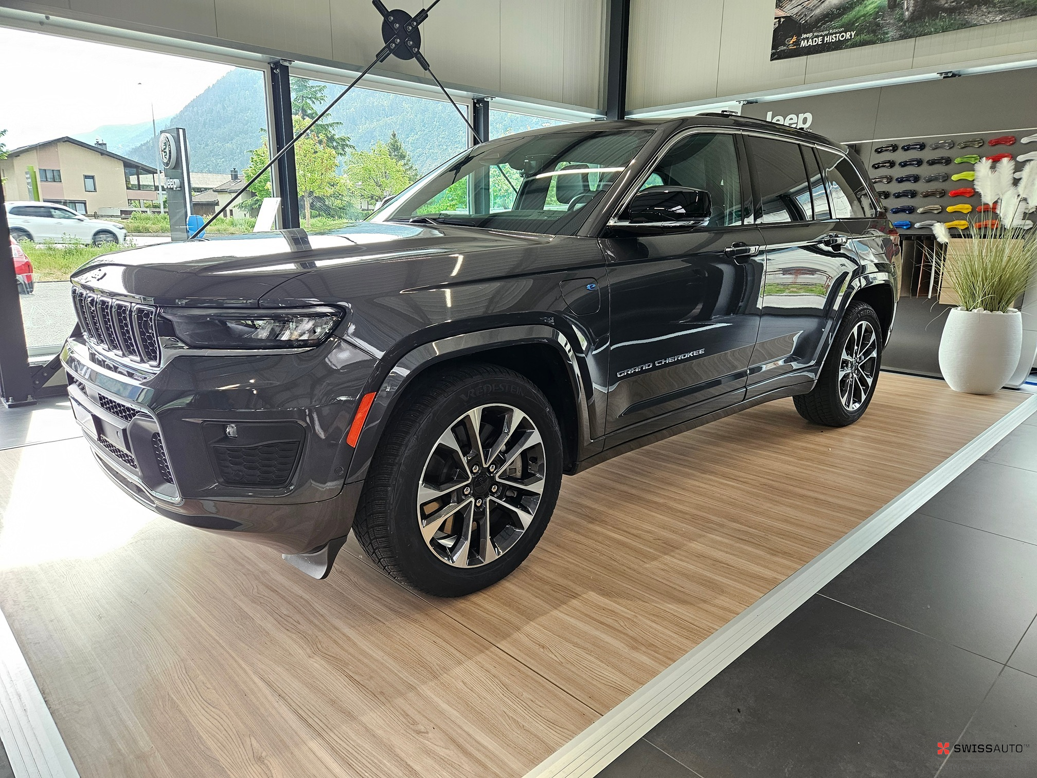 Auction Image
