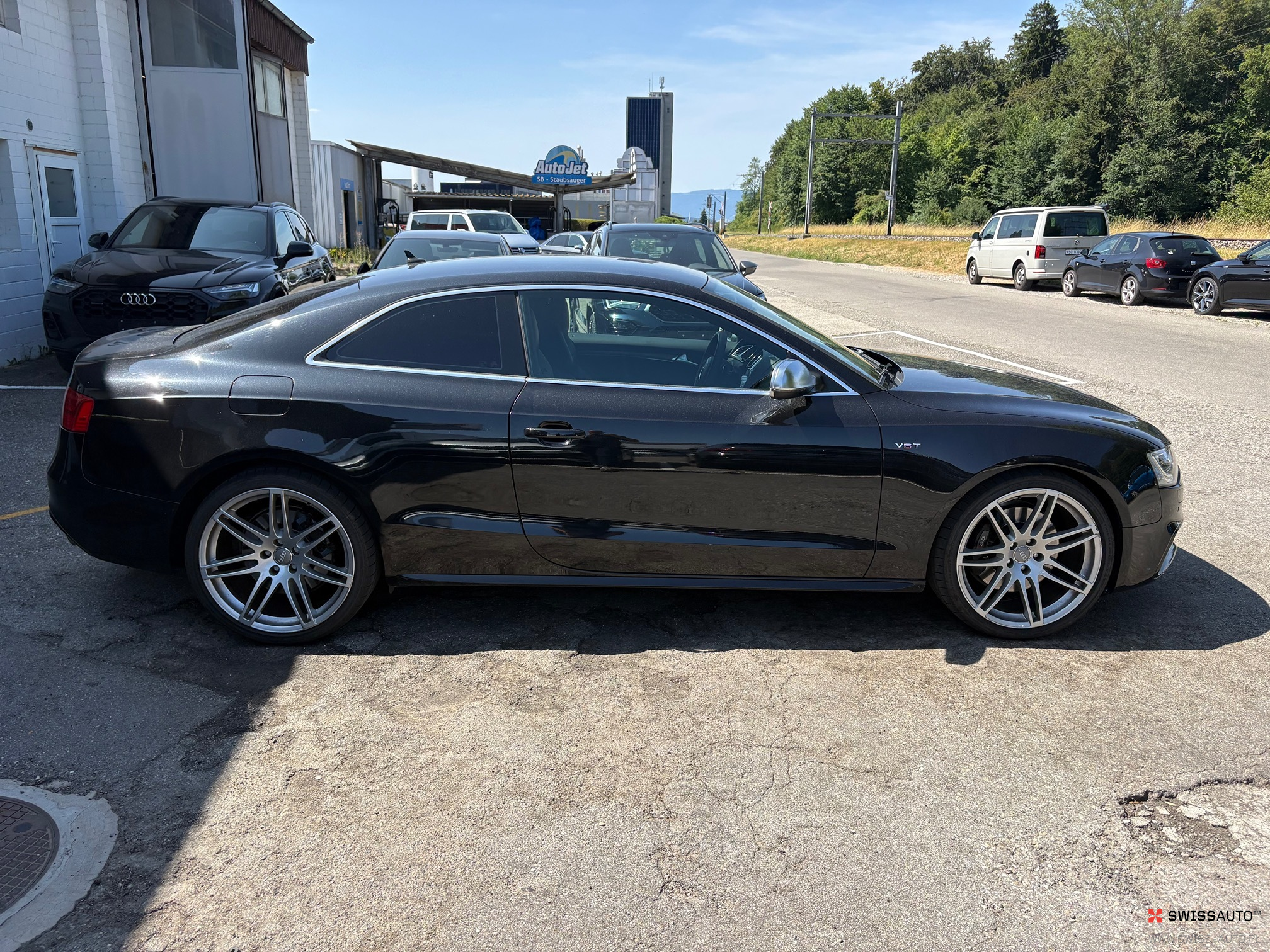 Auction Image