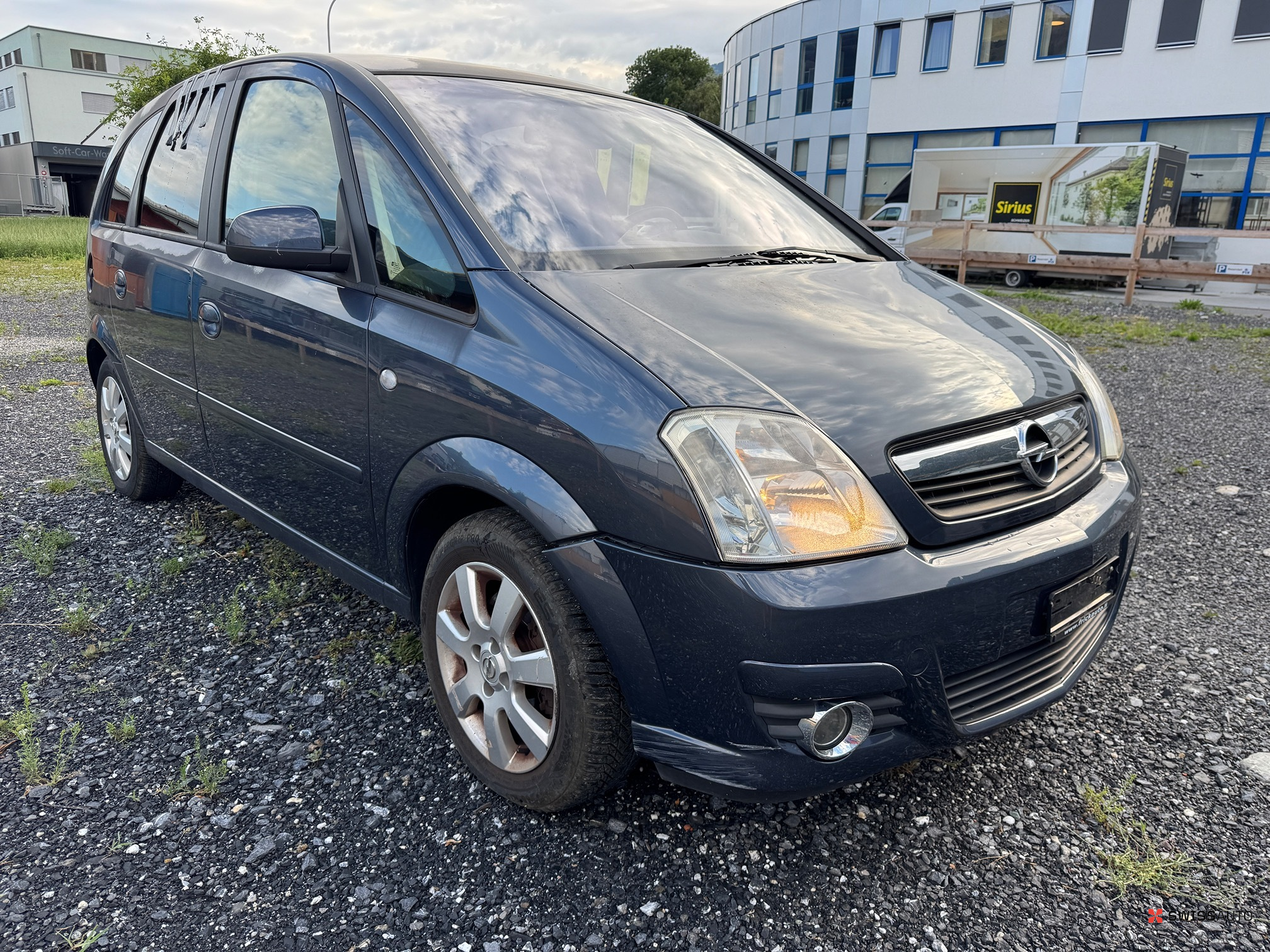 Auction Image