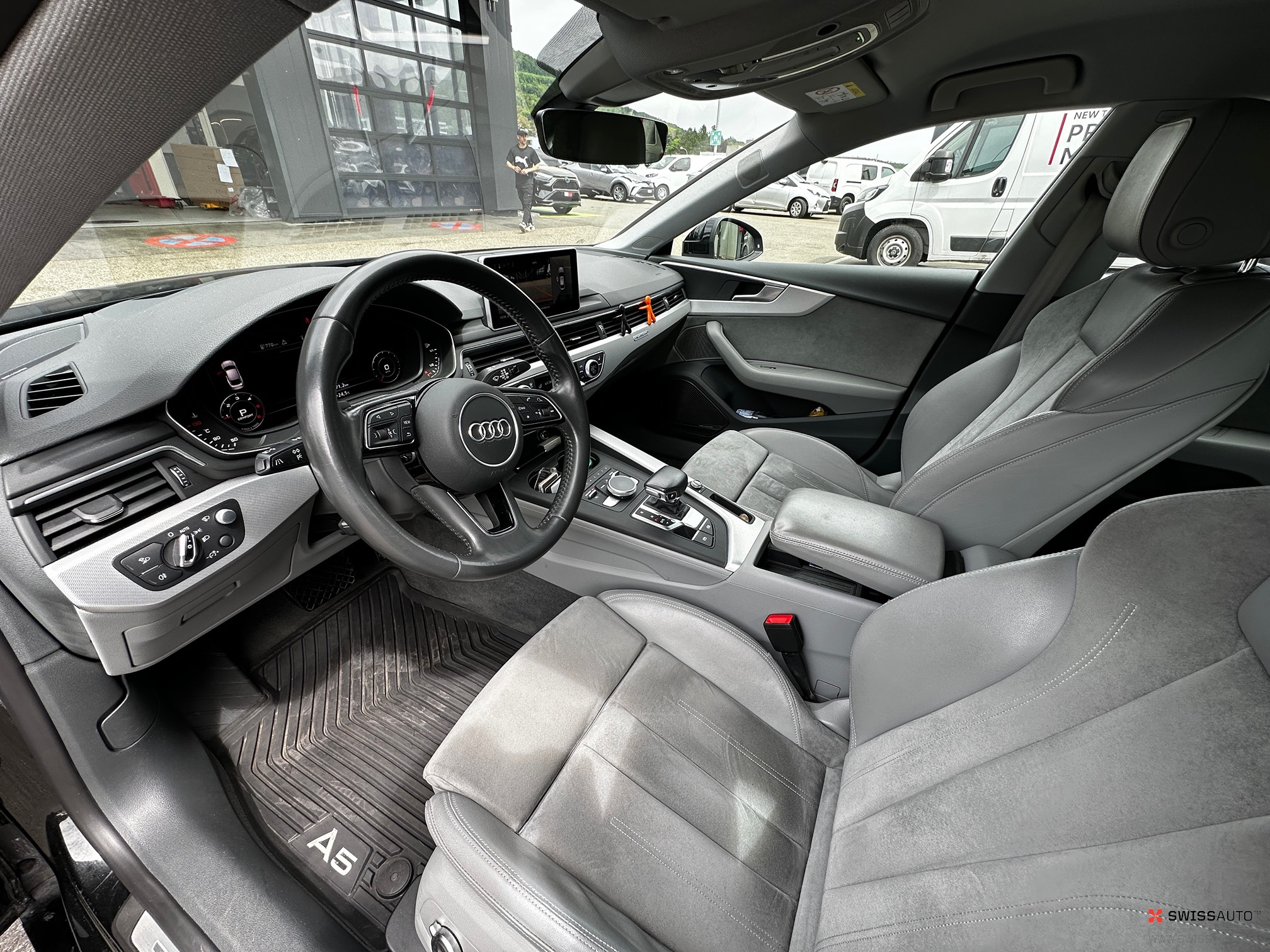 Auction Image
