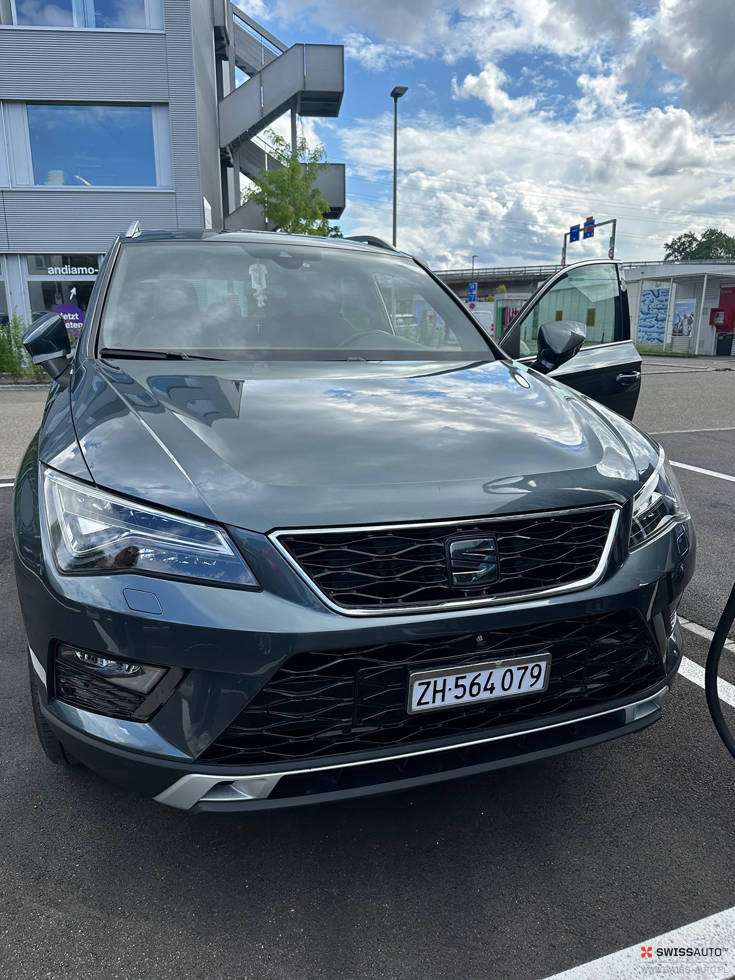 Auction Image