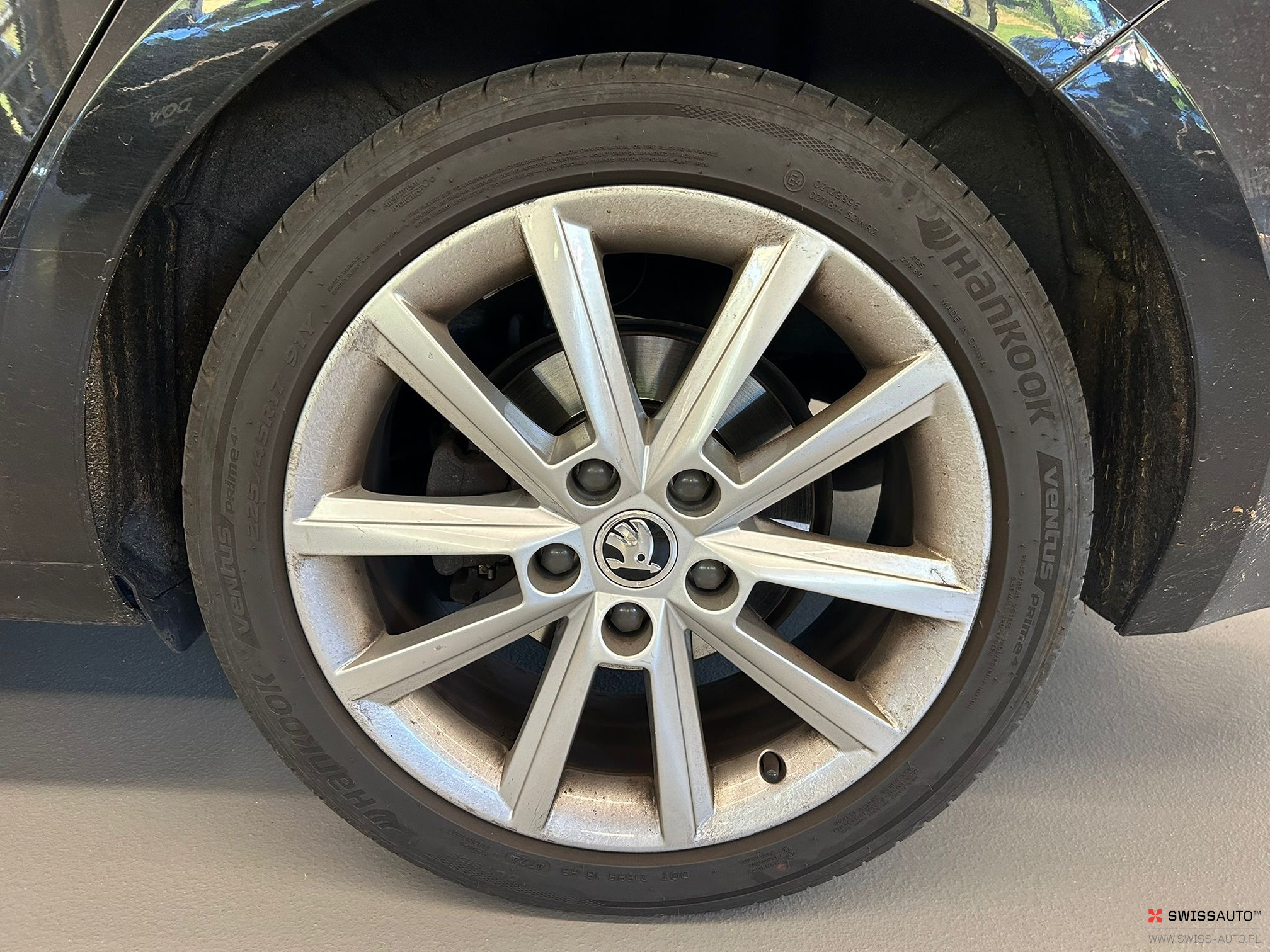Auction Image