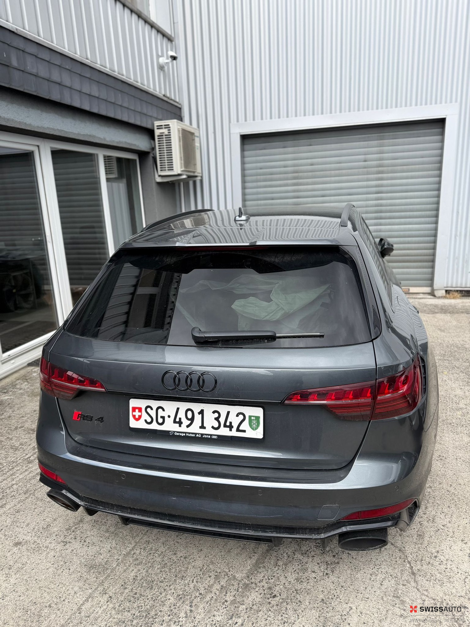 Auction Image