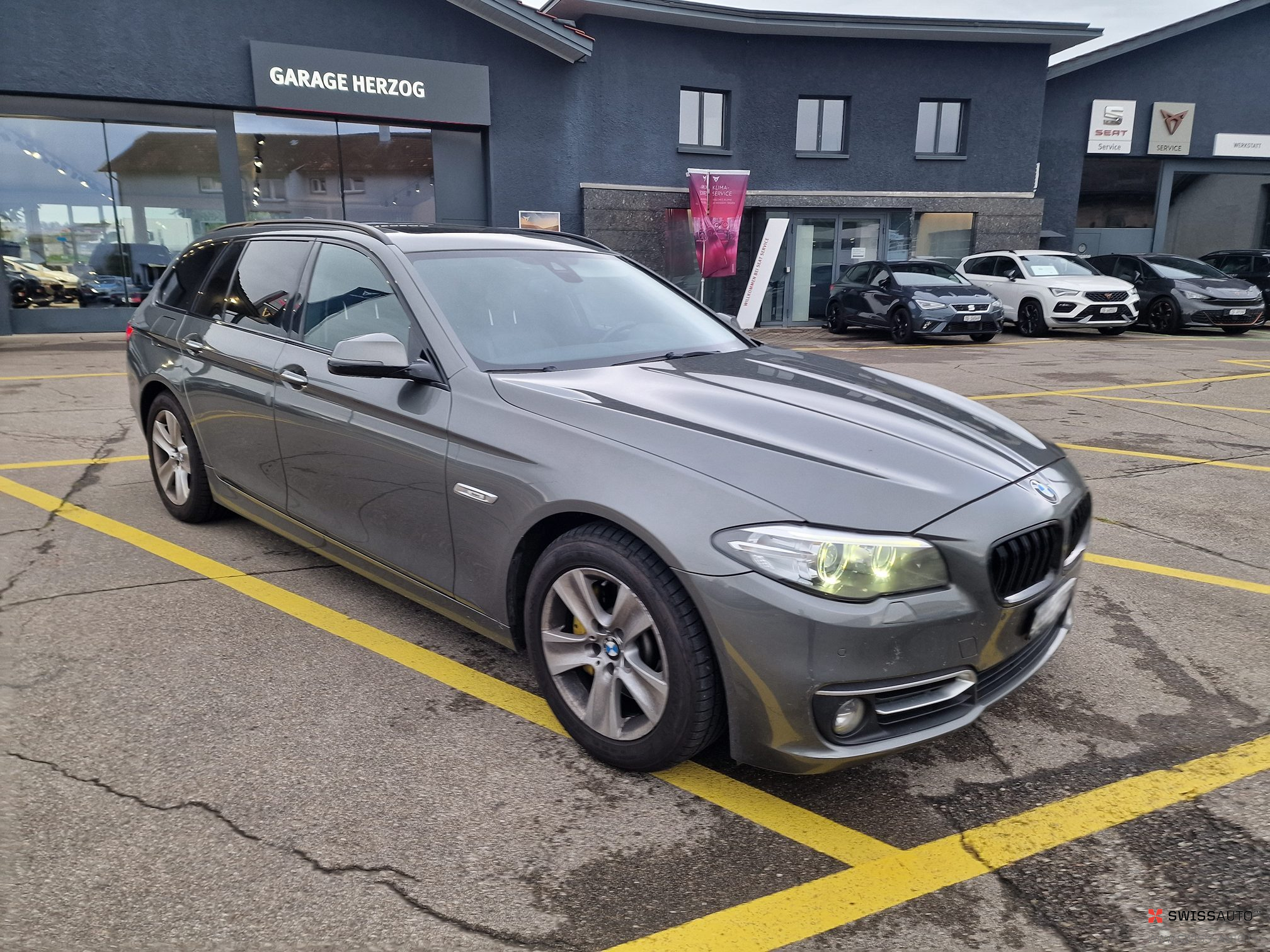 Auction Image