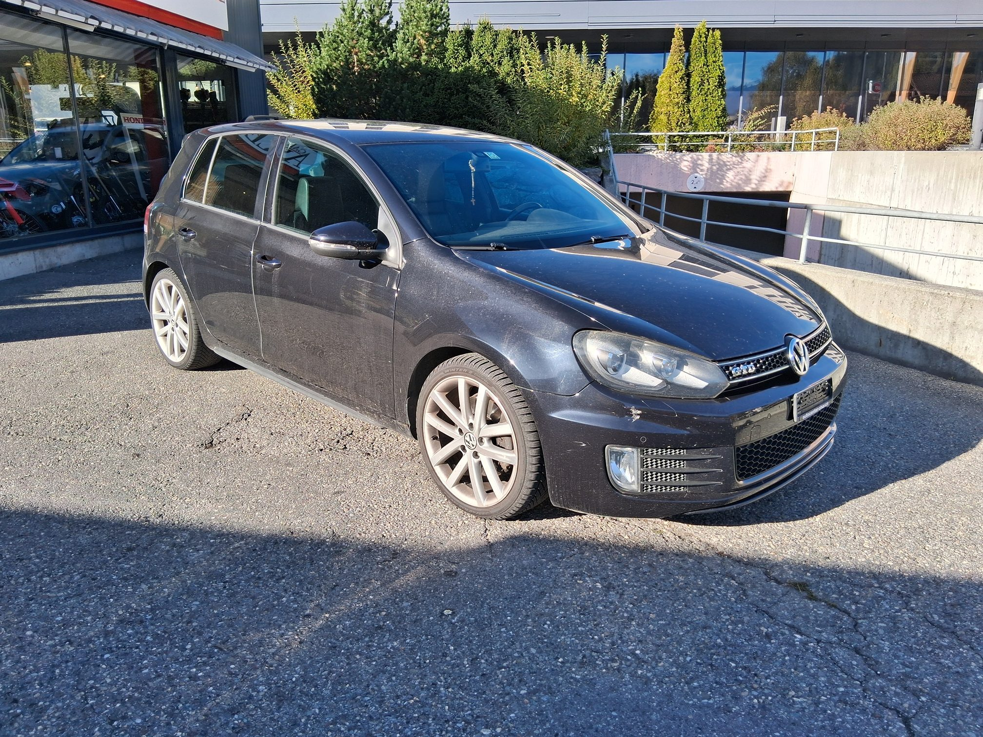 Auction Image