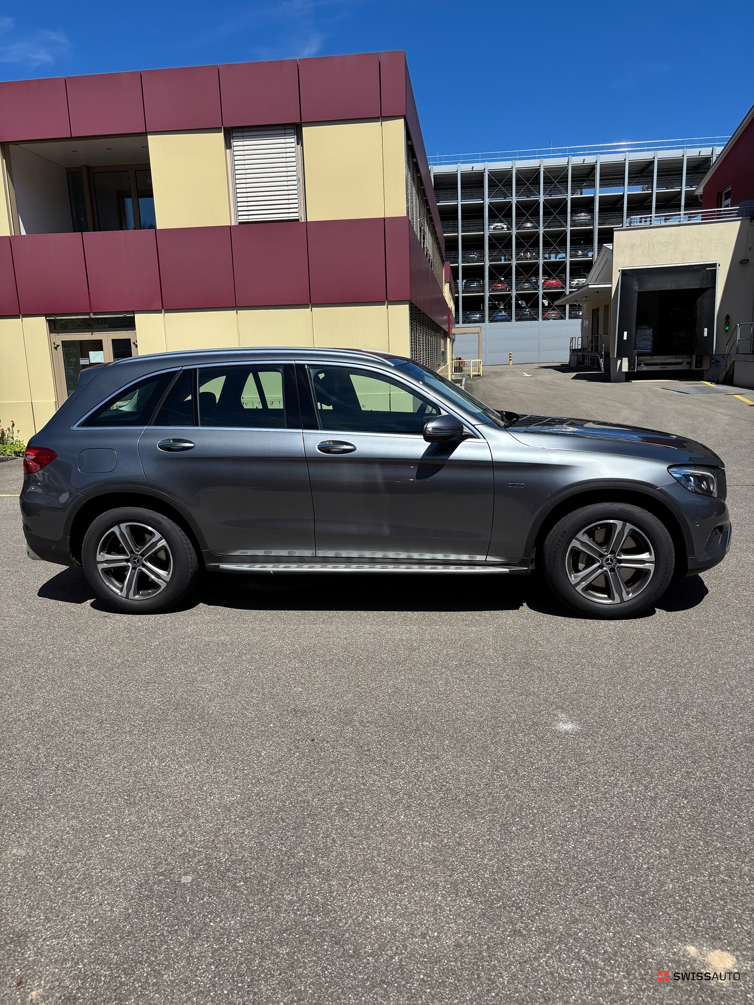 Auction Image