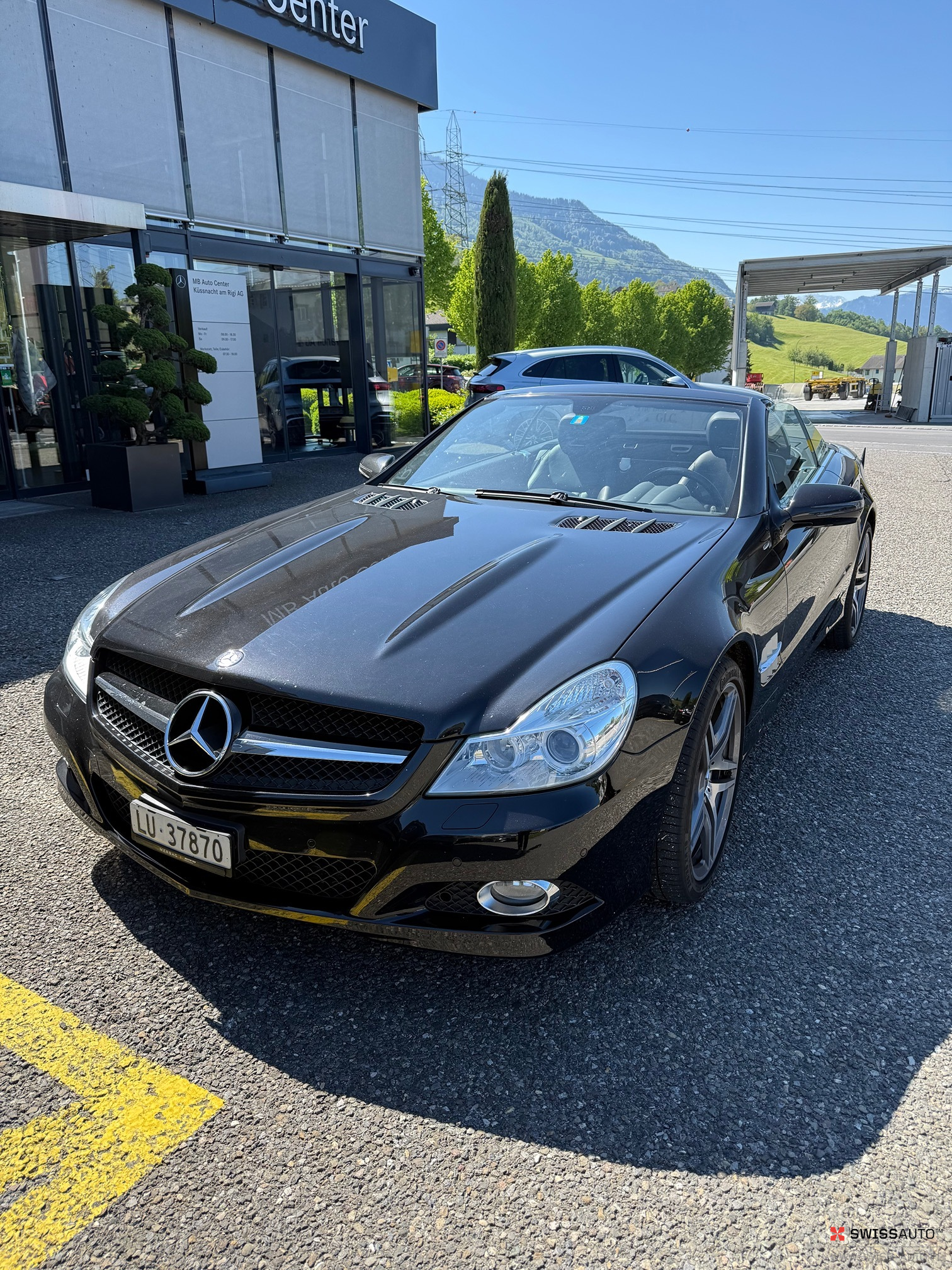 Auction Image