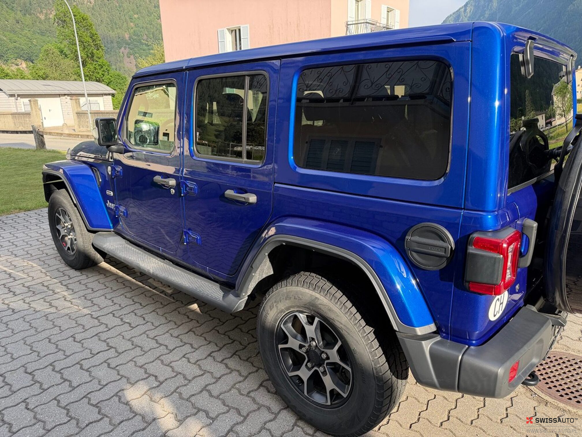 Auction Image