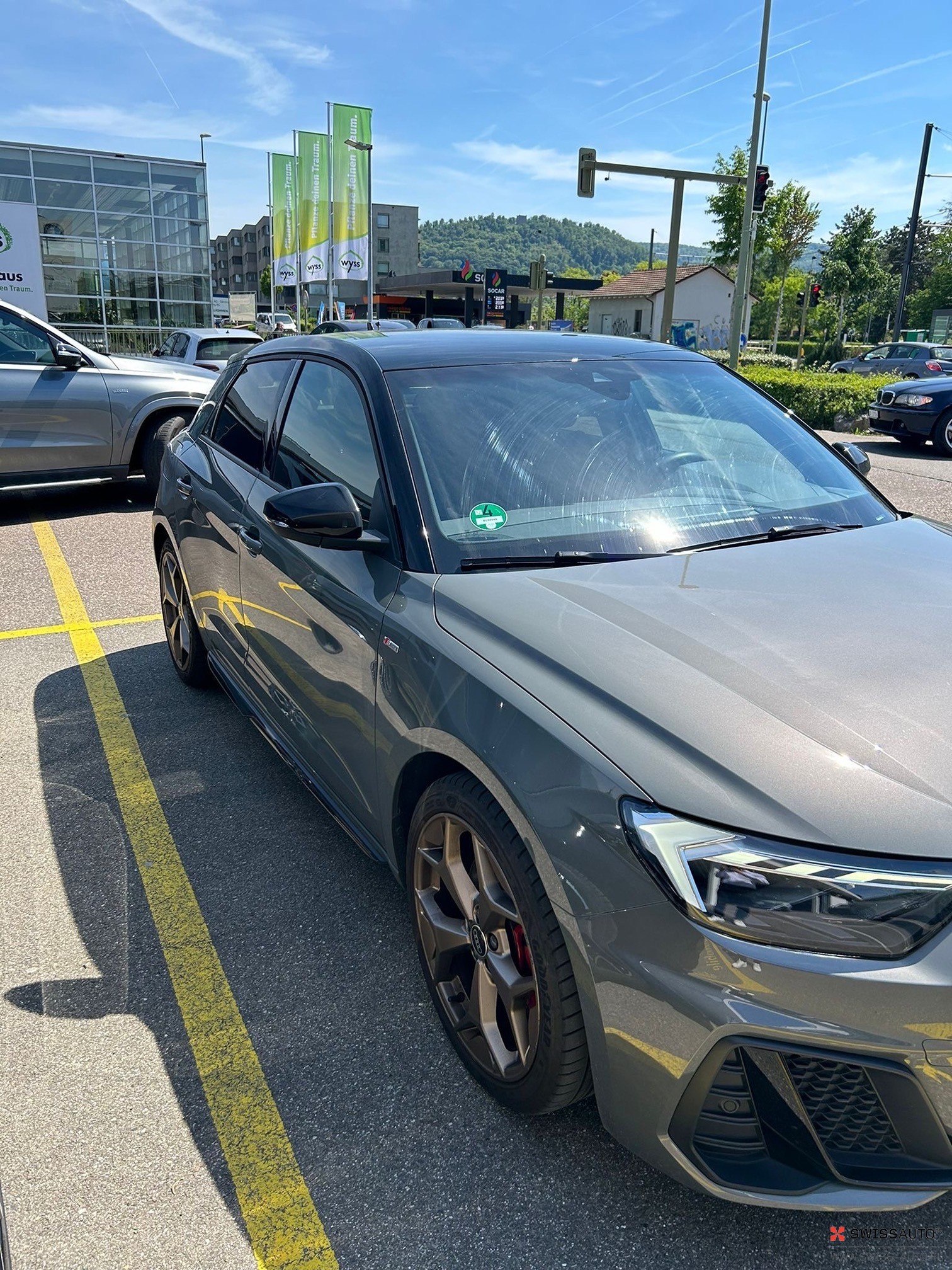 Auction Image